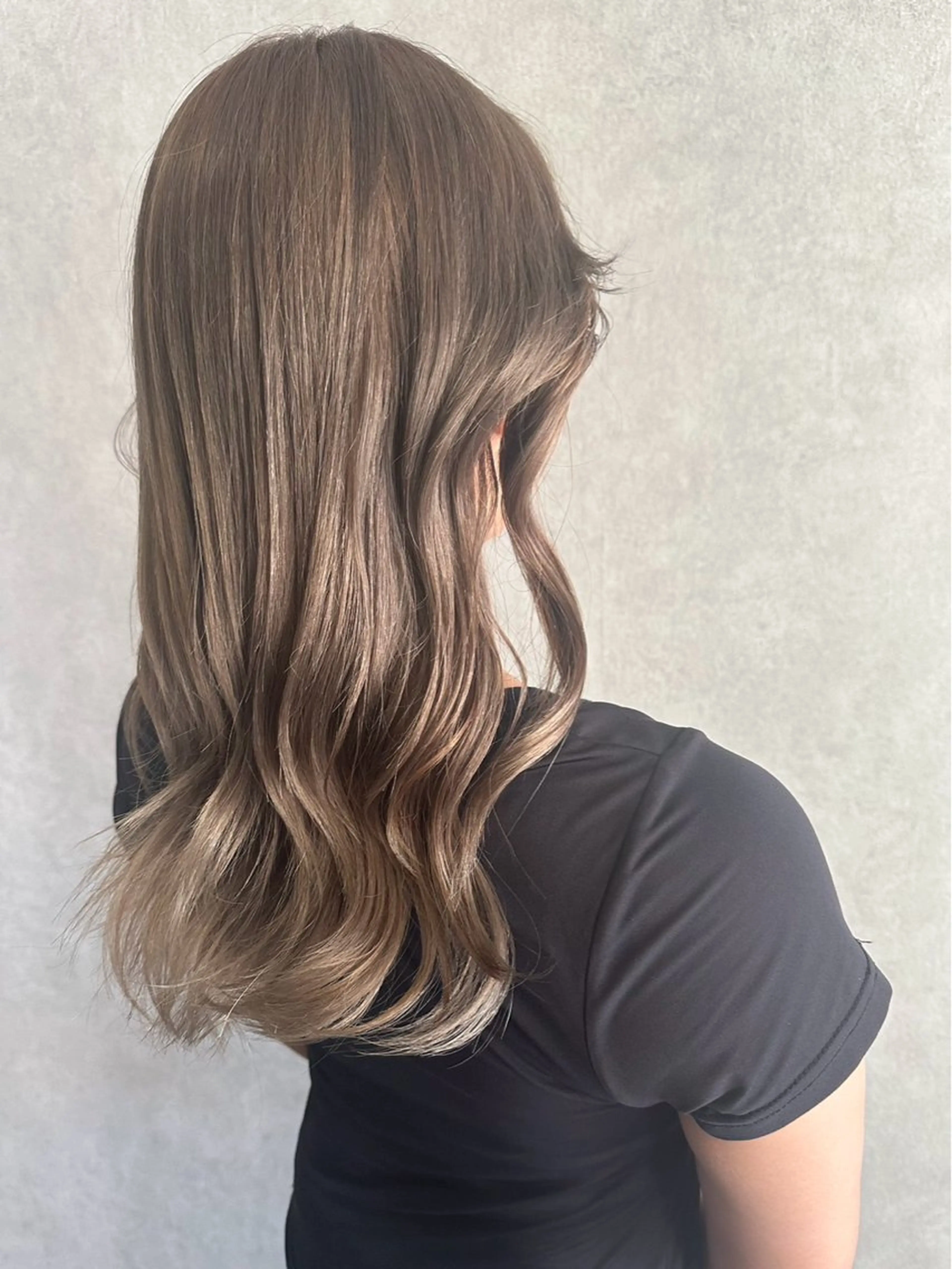 ロング ヘアカラー Bish Yanaのヘアスタイル