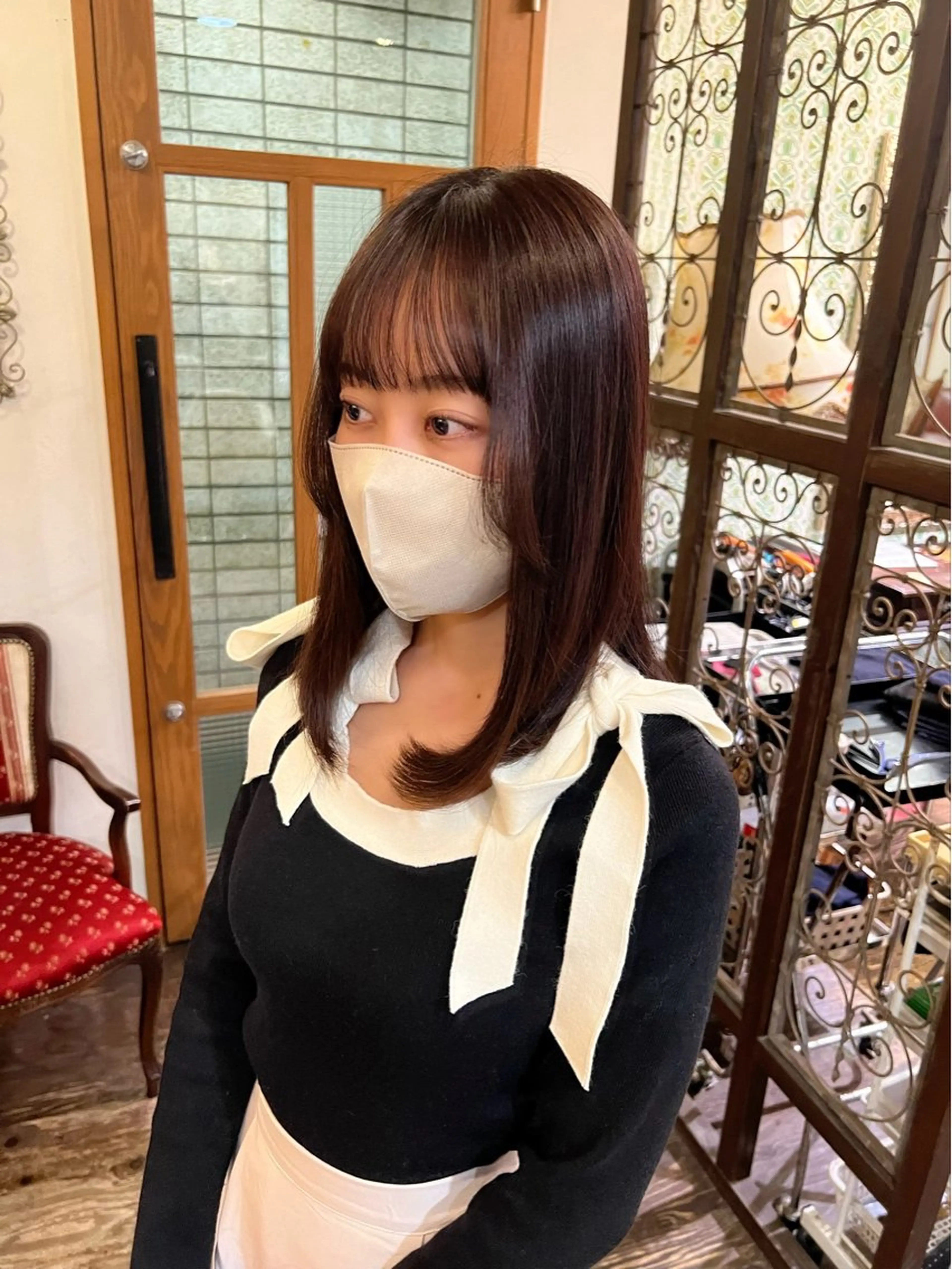 セミロング 顔まわりレイヤー 顔周りカット レイヤーカット PON　ハイトーン ショートカット心斎橋のヘアスタイル