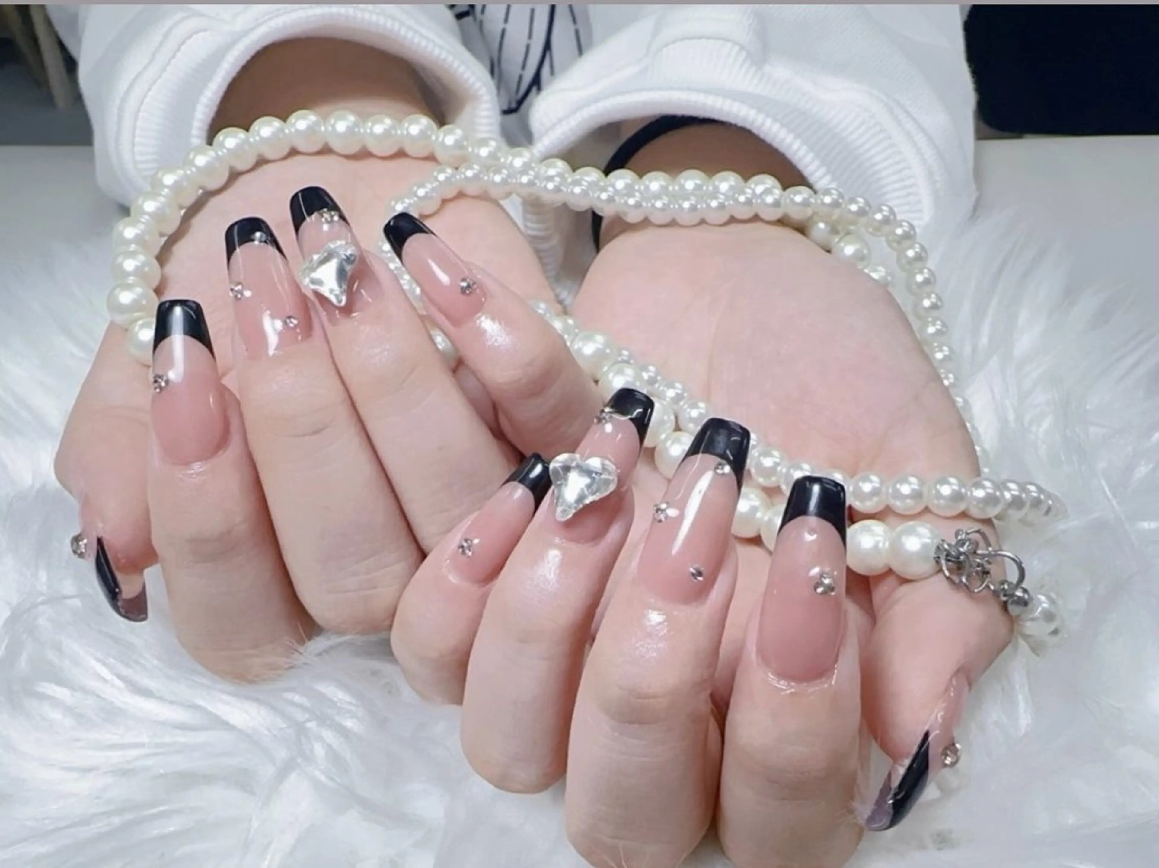 メンズ ネイル アートネイル フレンチネイル ジェルネイル キラキラネイル パラジェル ハンドネイル Bloom スカルプ専門店のネイルデザイン