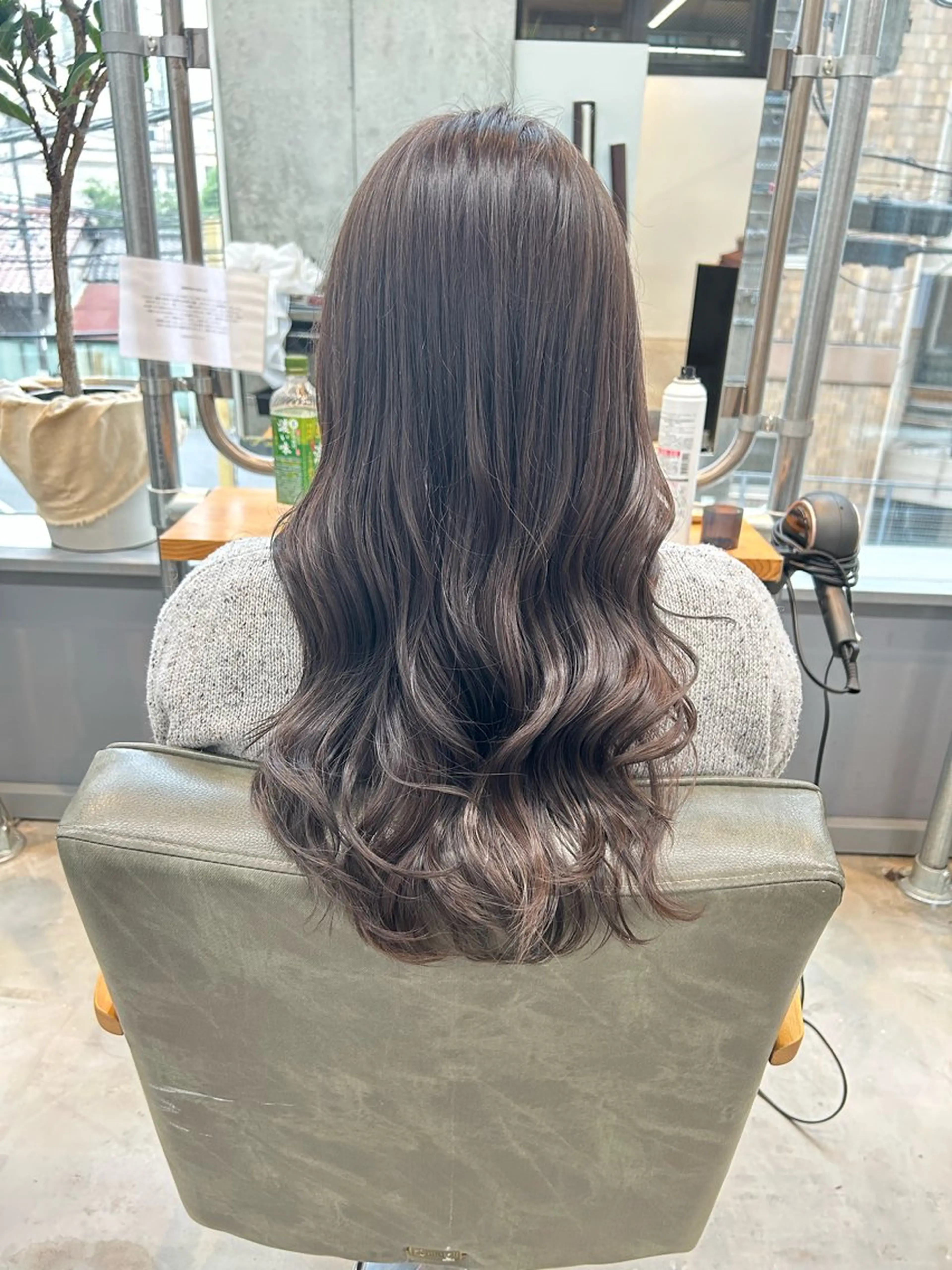 ロング カラー ダークグレー ダークグレージュ グレージュ カット ヘアカラー トリートメント 🎀たな 🧸のヘアスタイル