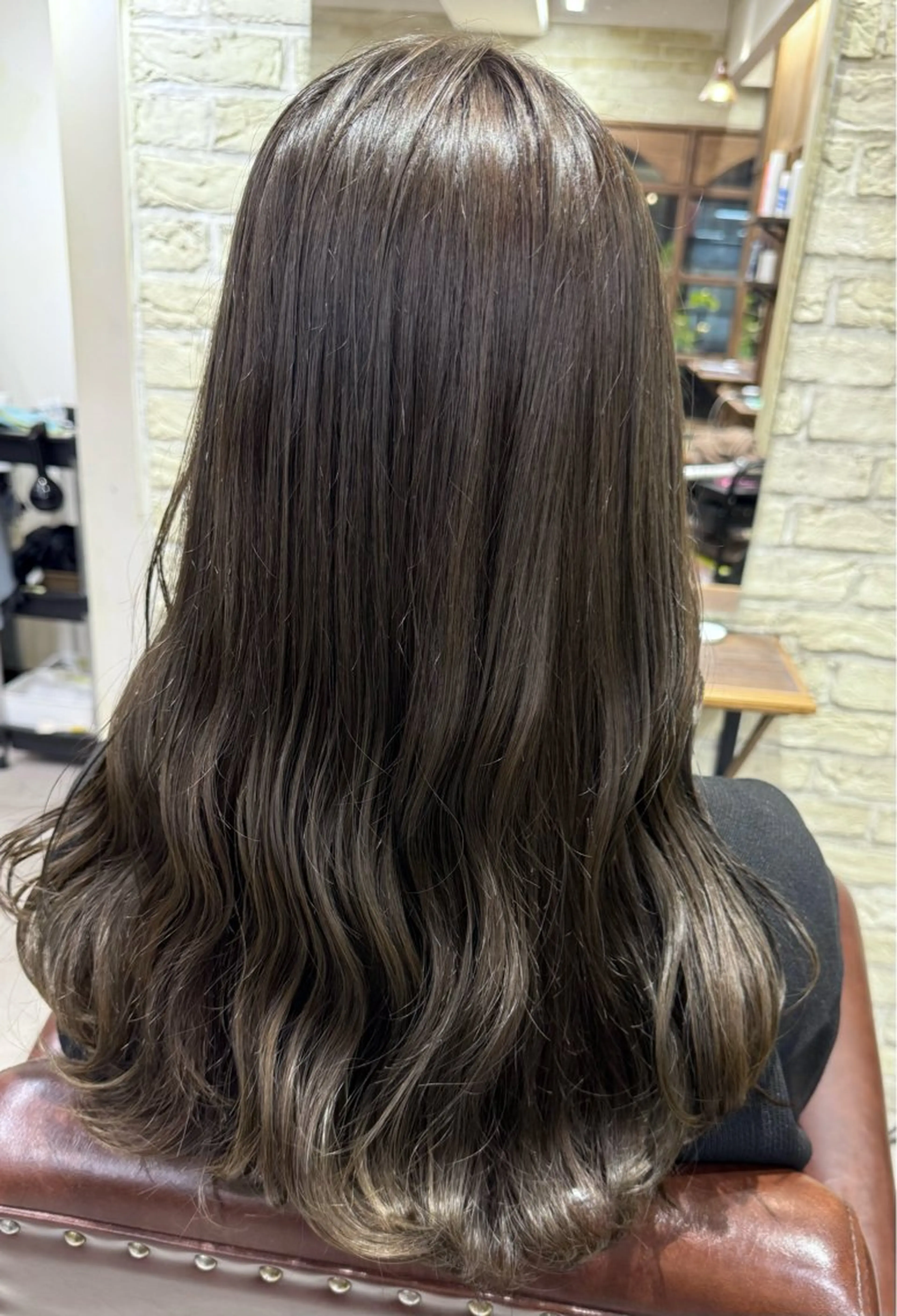 ロング CLUTCH/顔周り 髪質改善/艶カラーのヘアスタイル