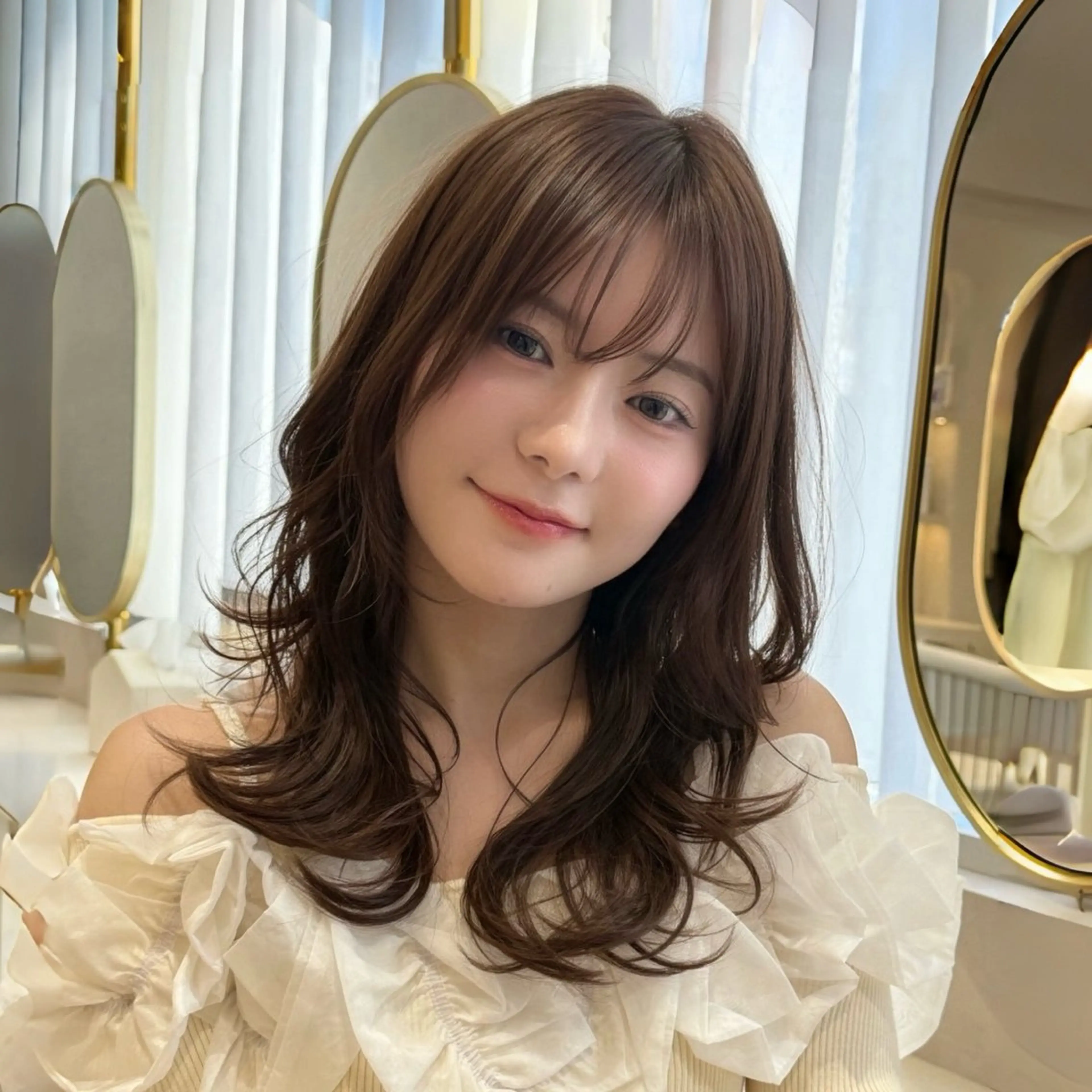 セミロング カット トリートメント 髪質改善|透明 感カラー🩵レイヤーのヘアスタイル