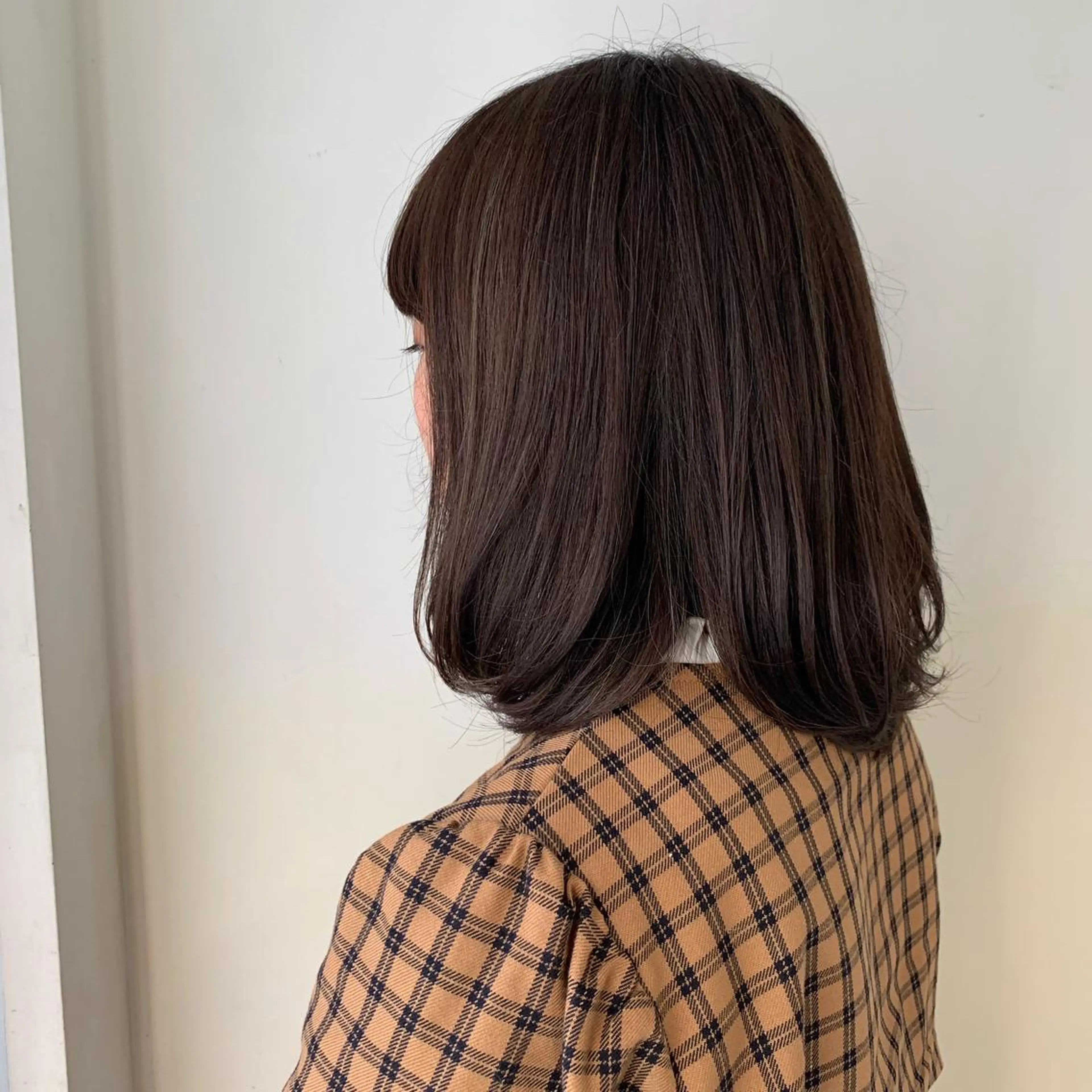 ミディアム カラー アッシュ ブラウンカラー ナチュラルブラウン イノウエ ミキのマツエク・マツパデザイン