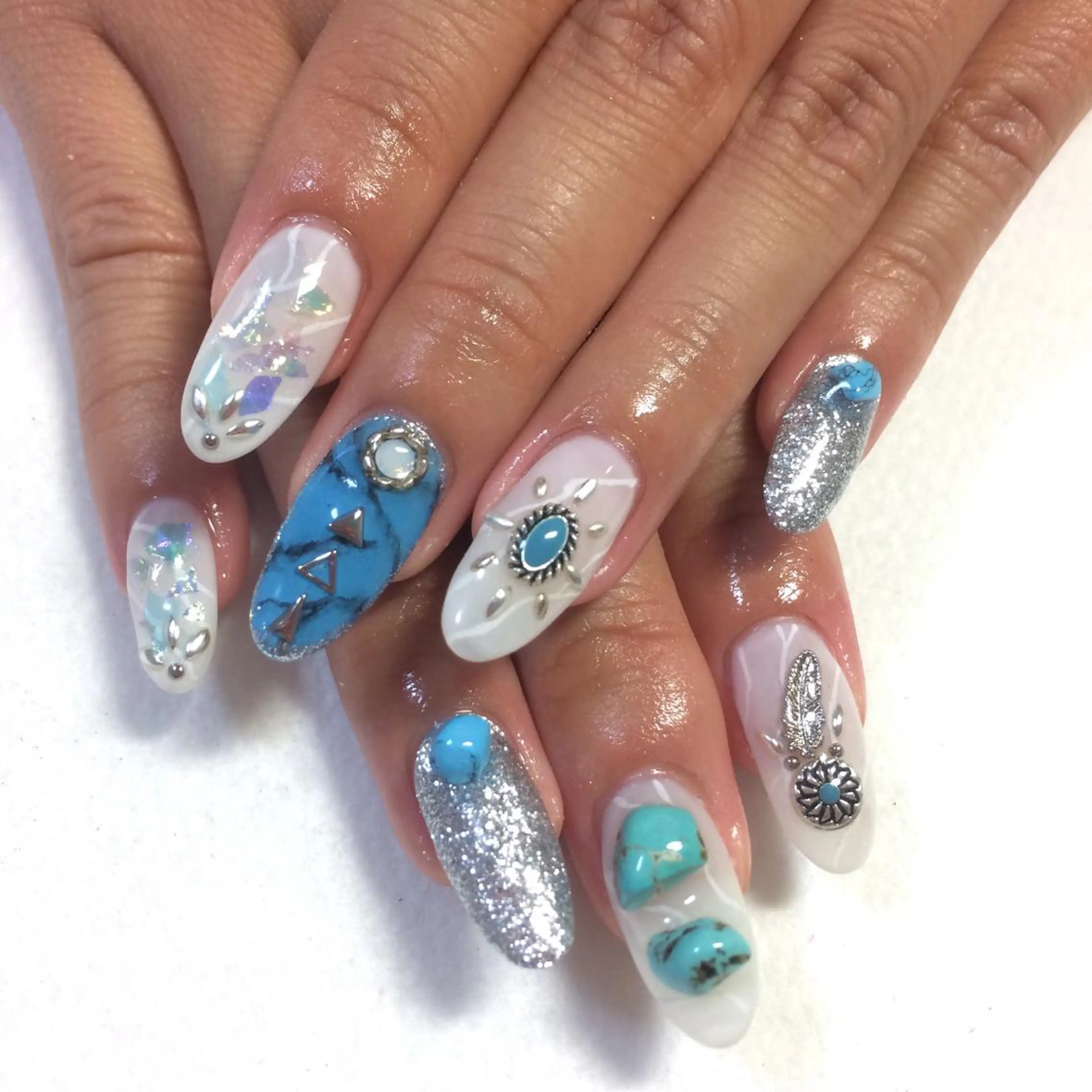 ネイル VIOLUS所属・VIOLUS 関目のネイルデザイン