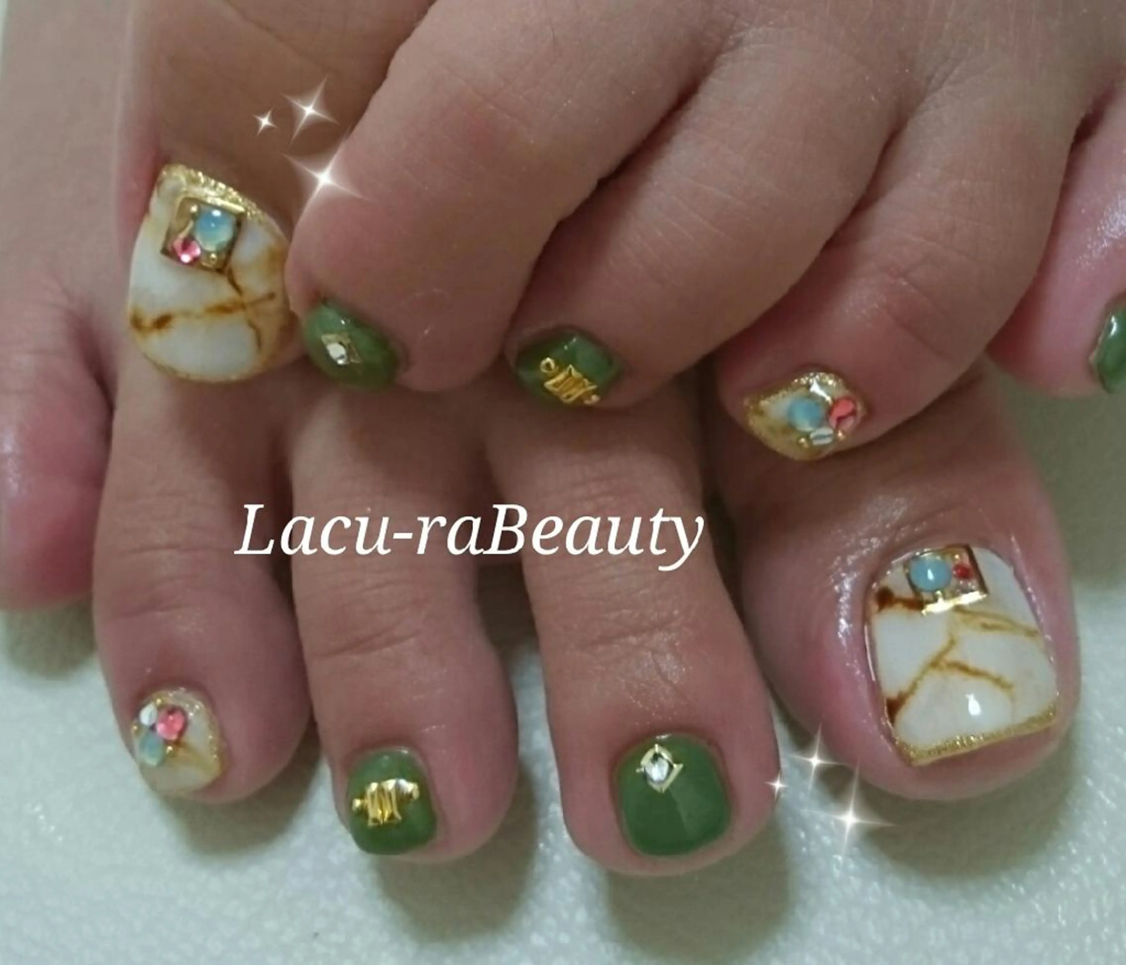 ネイル アートネイル 小顔と腸の専門店 ラクーラビューティのエステ・リラクイメージ