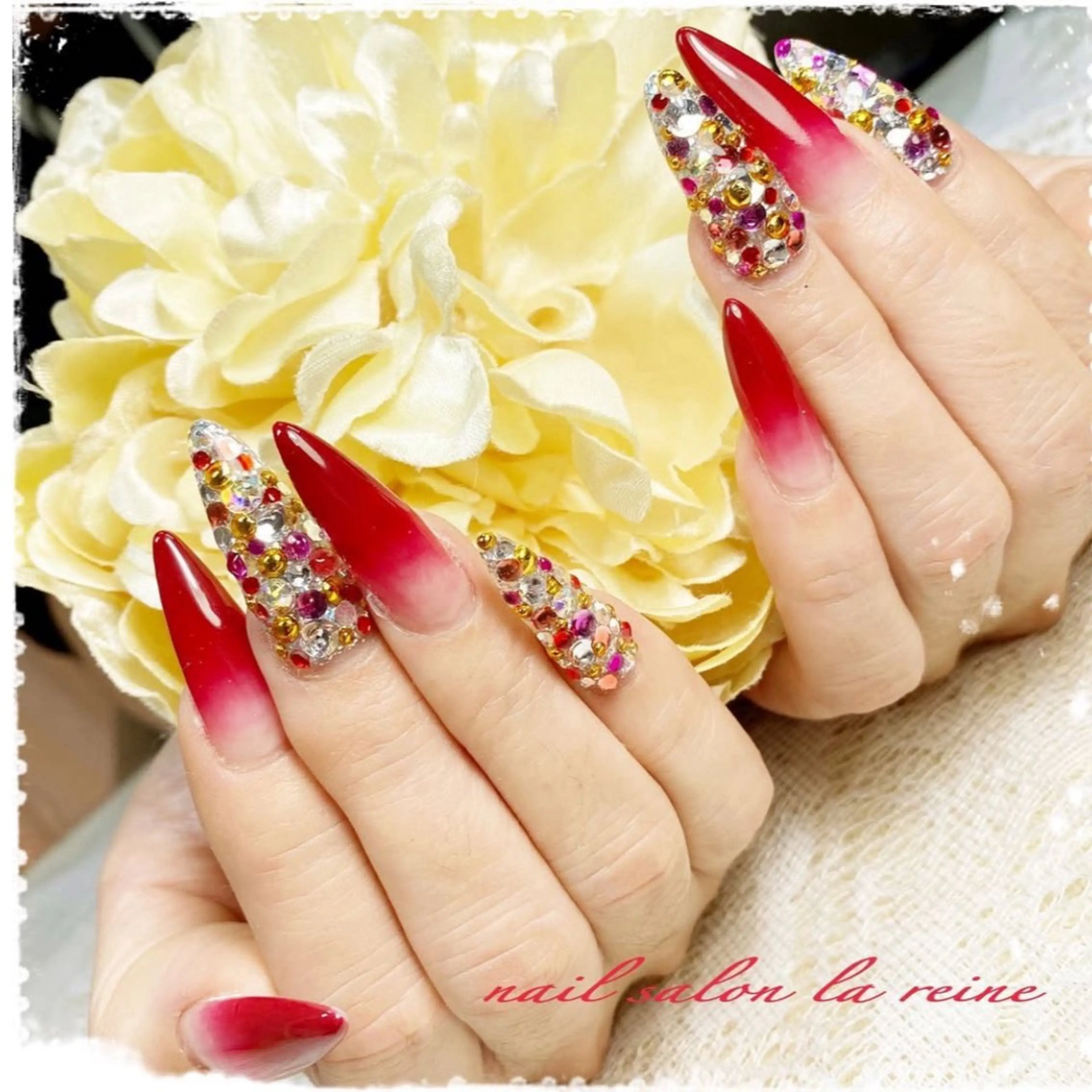 ネイル グラデーション ロングネイル ハンドネイル nail salon la reineのネイルデザイン