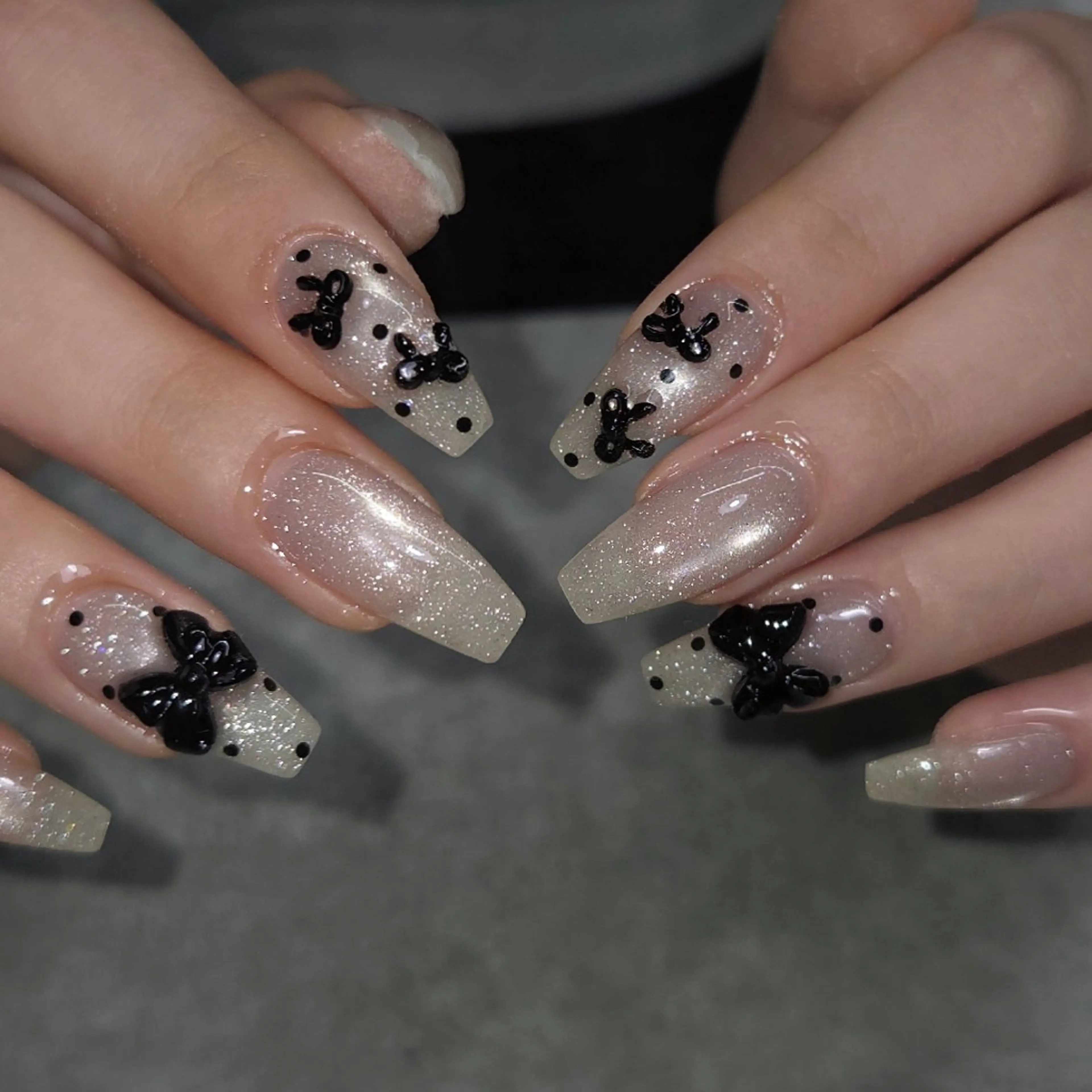 ネイル マグネットネイル ハンドネイル Lia Nailのネイルデザイン