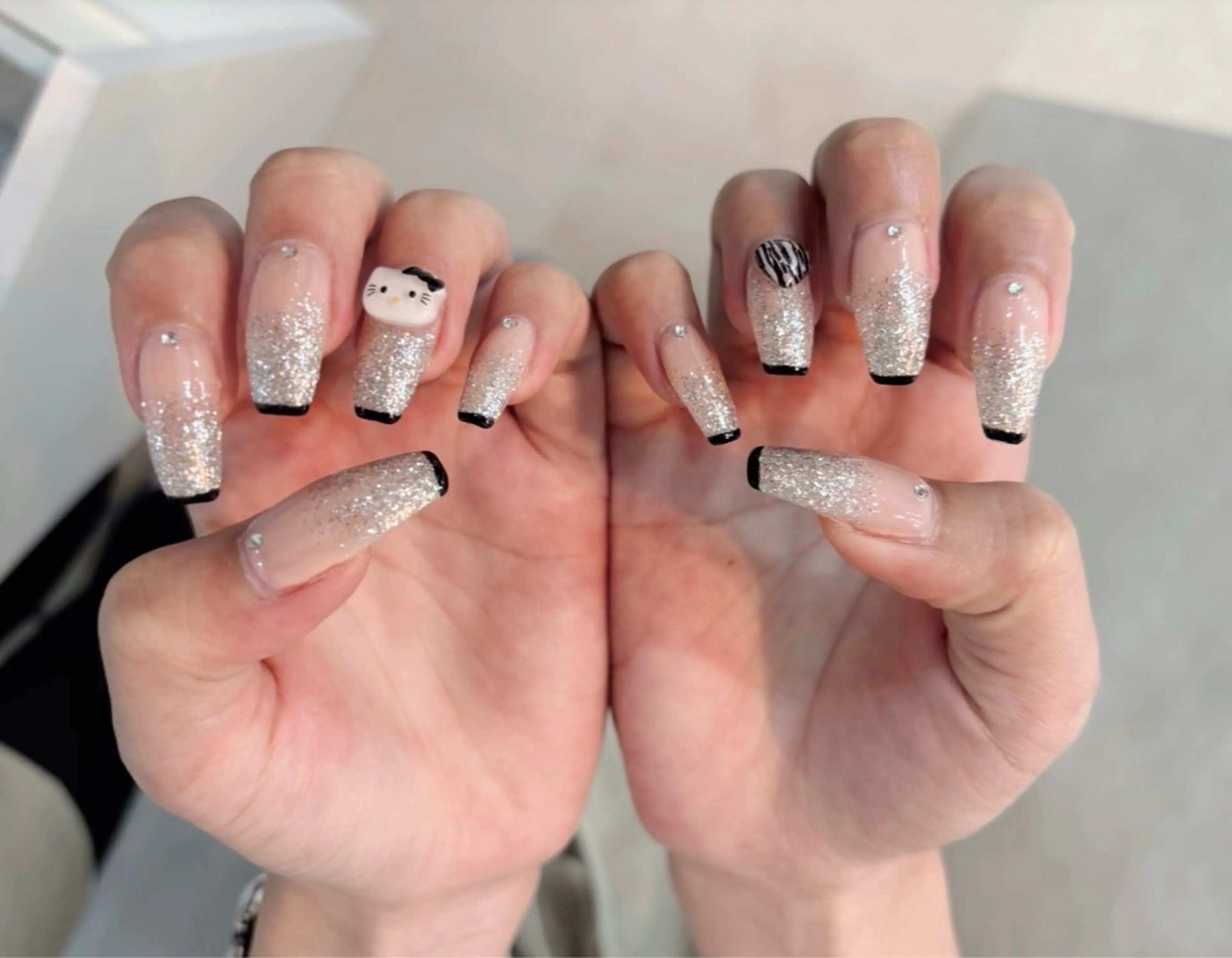 ネイル THEBALM sixネイル💅のネイルデザイン