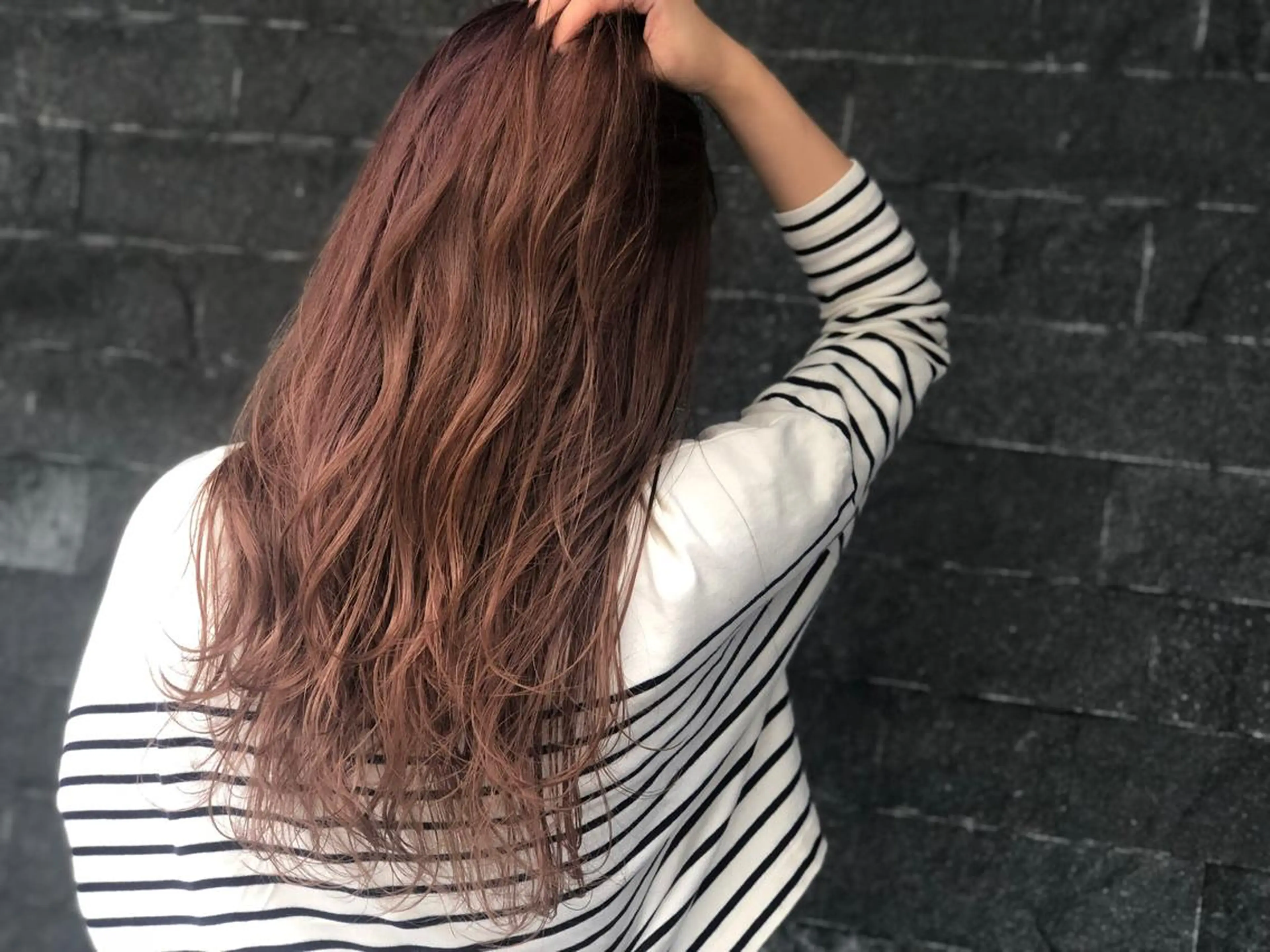 ロング カラー アッシュ グラデーションカラー ピンクカラー ピンクアッシュ ヘアカラー トリートメント 及川 祐輔のヘアスタイル