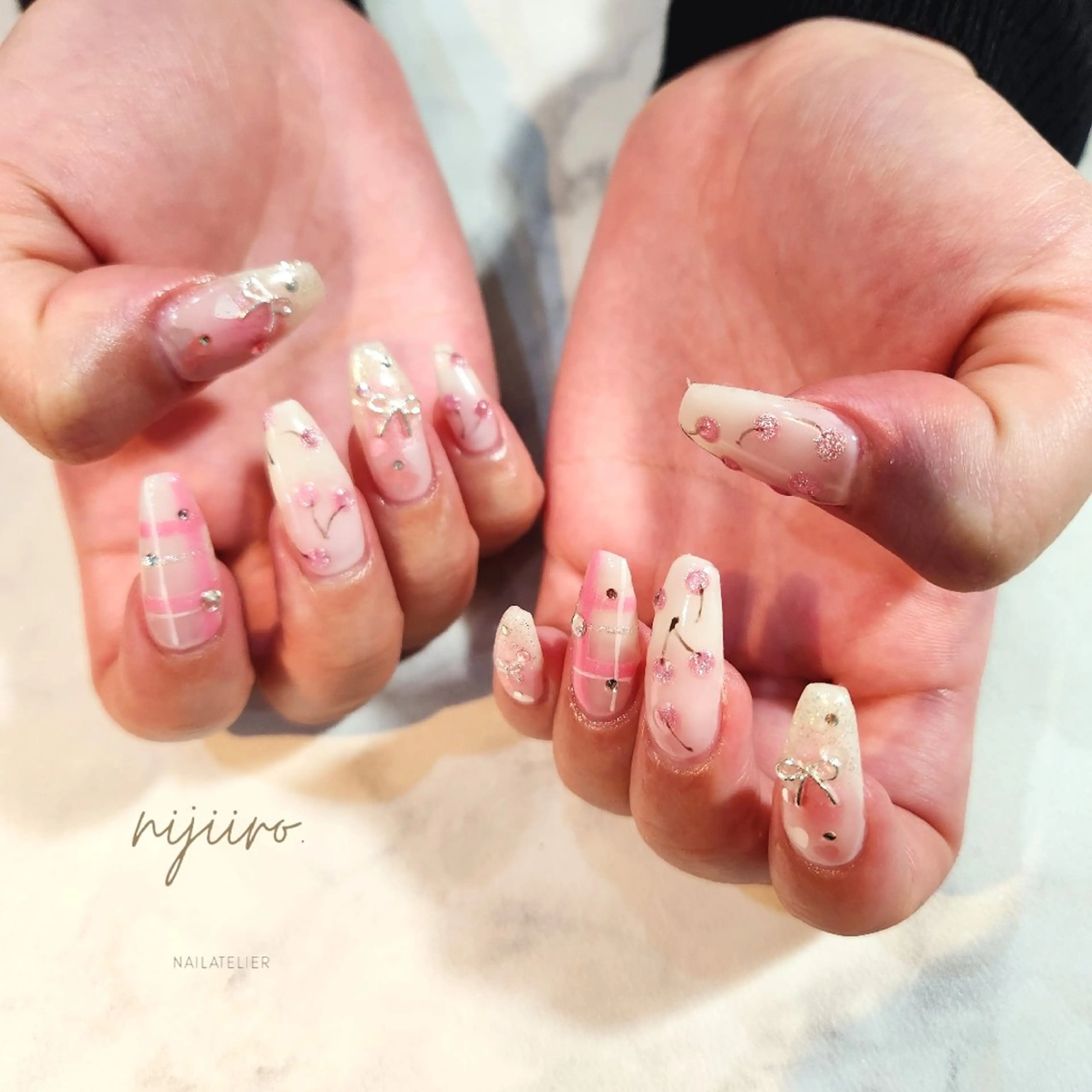 ネイル ハンドネイル nailatelier nijiiro.所属・nijiiro🌈 サトウのネイルデザイン