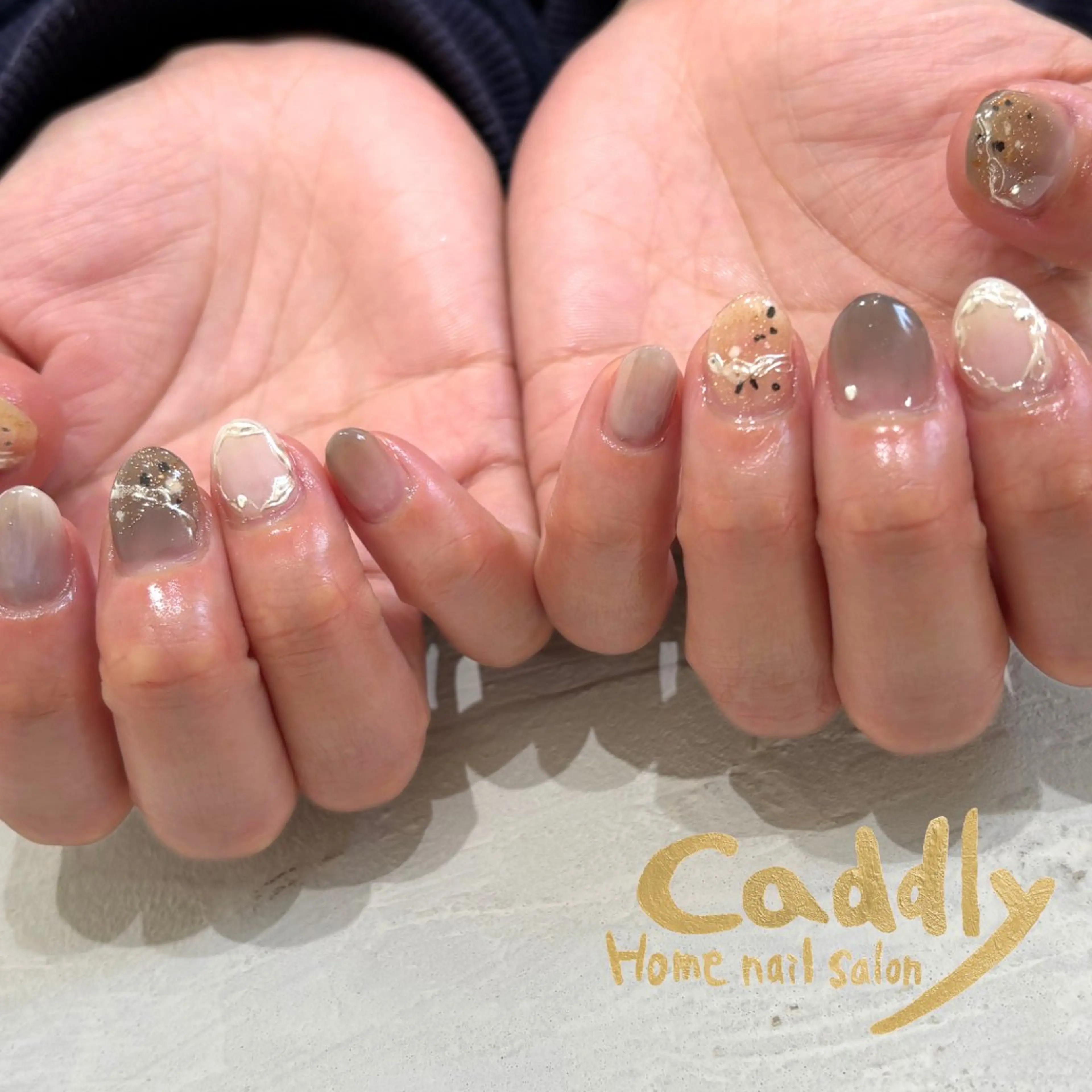 ネイル ミラーネイル ニュアンスネイル ハンドネイル caddly naoのネイルデザイン