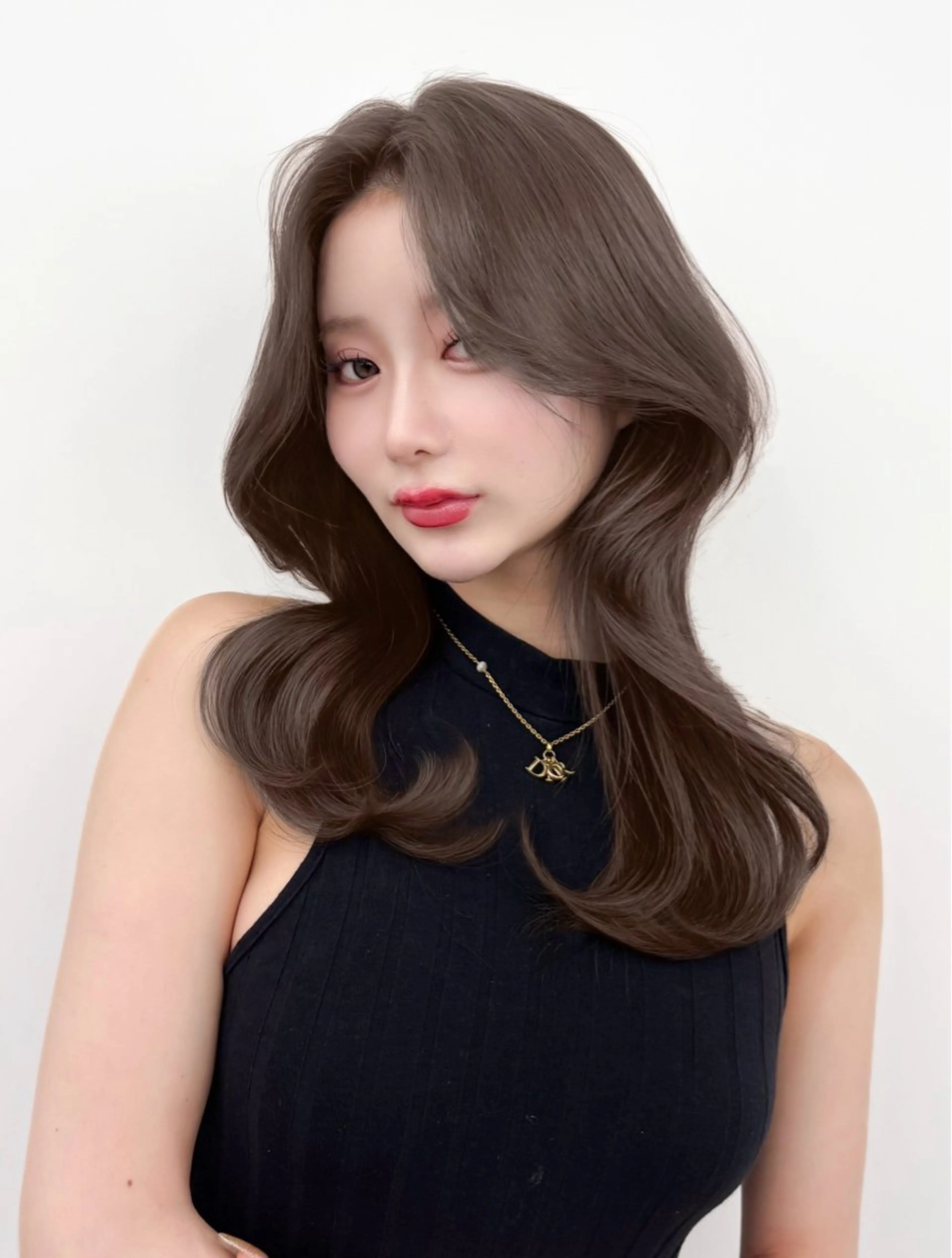 ロング カラー 透明感カラー グレージュ レイヤーカット 韓国ヘア/レイヤー/ 顔まわり足立遥奈のヘアスタイル