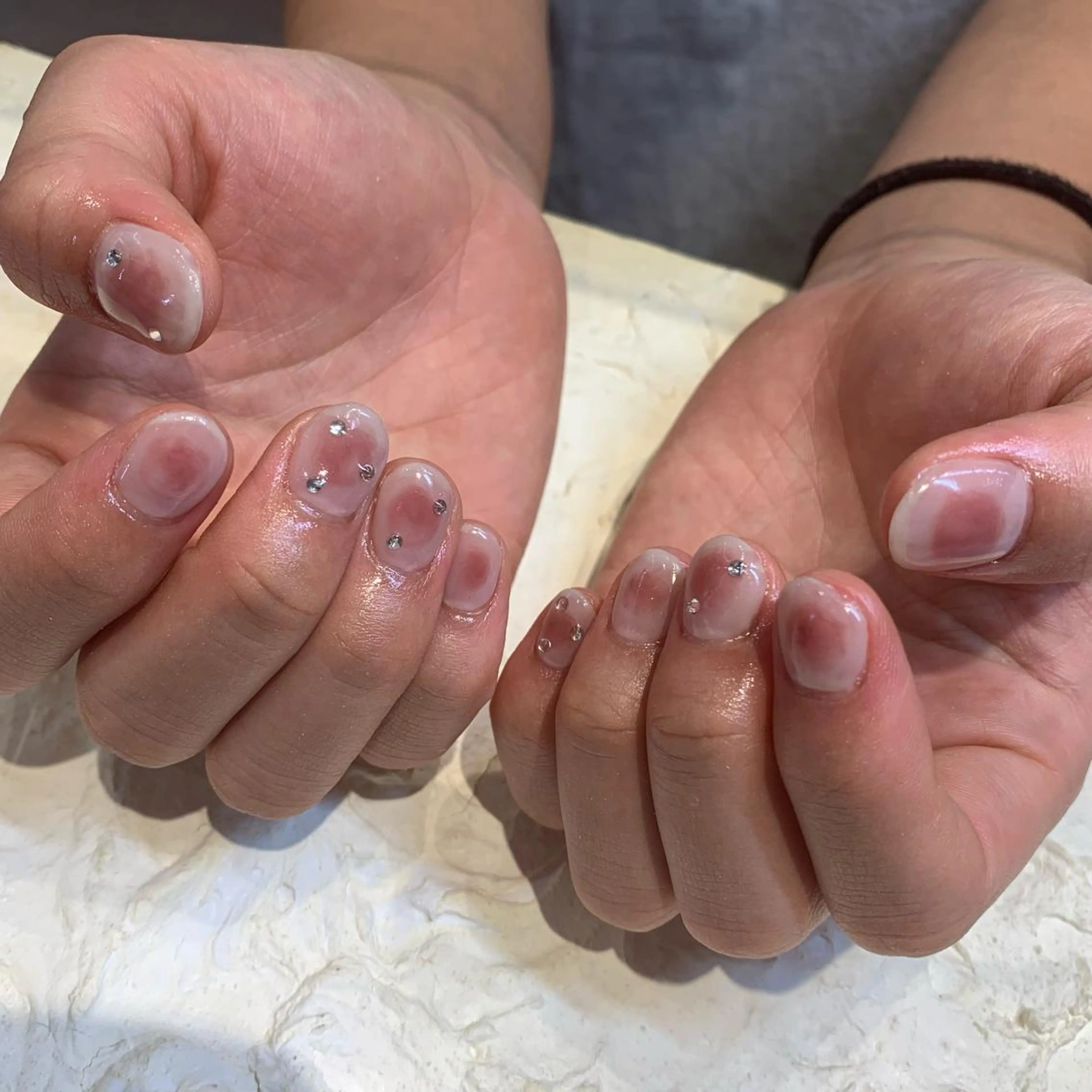 ネイル チークネイル マキノ ユイのネイルデザイン