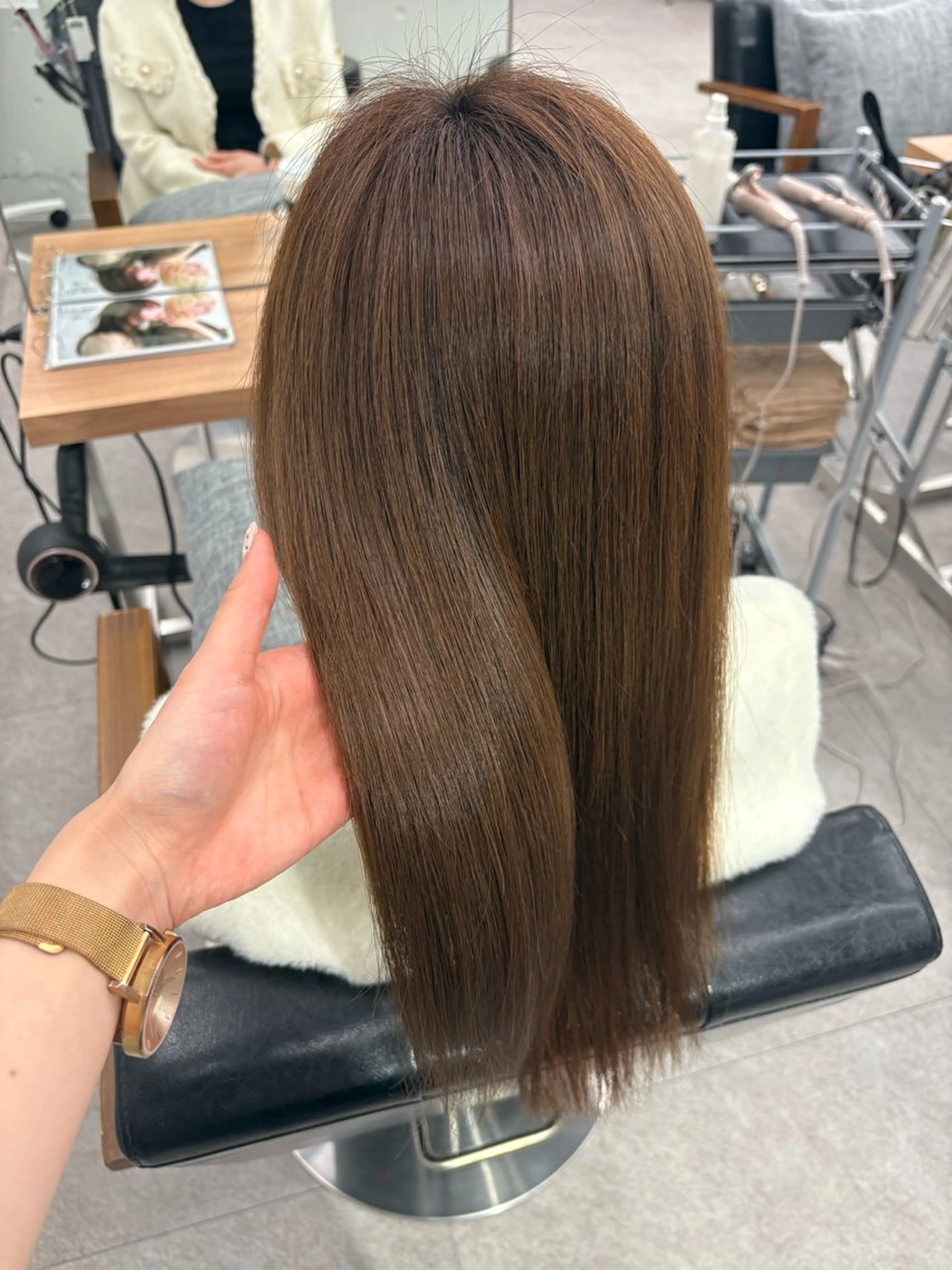 ロング 藤川 友希のヘアスタイル