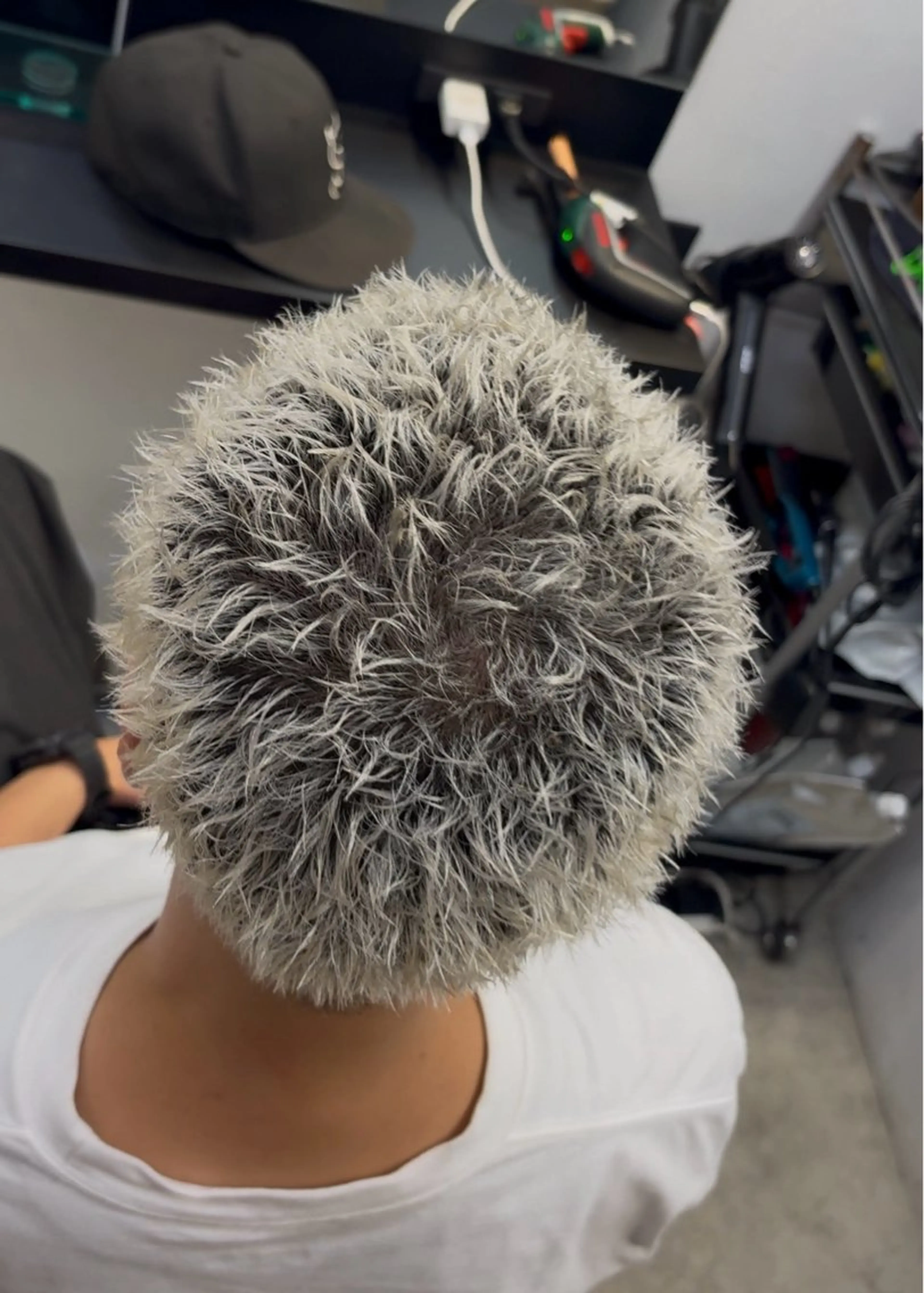 ショート カラー パーマ メンズ カット パーマ 及川シゲル 髪質改善講師のヘアスタイル