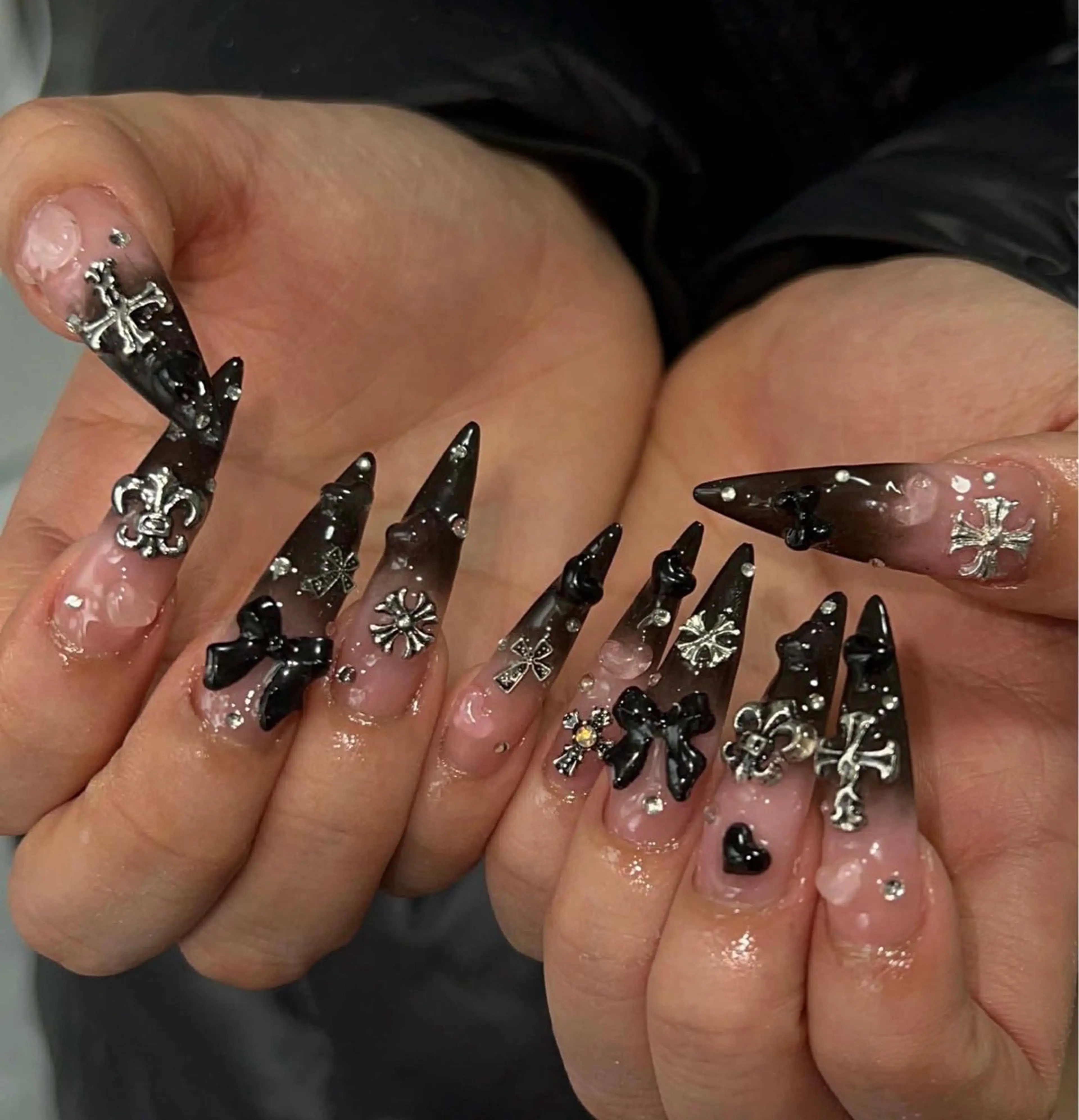 ネイル オーロラネイル クリアネイル 成人式 フラッシュネイル ジェルネイル ハンドネイル Amee Nail Salonのネイルデザイン