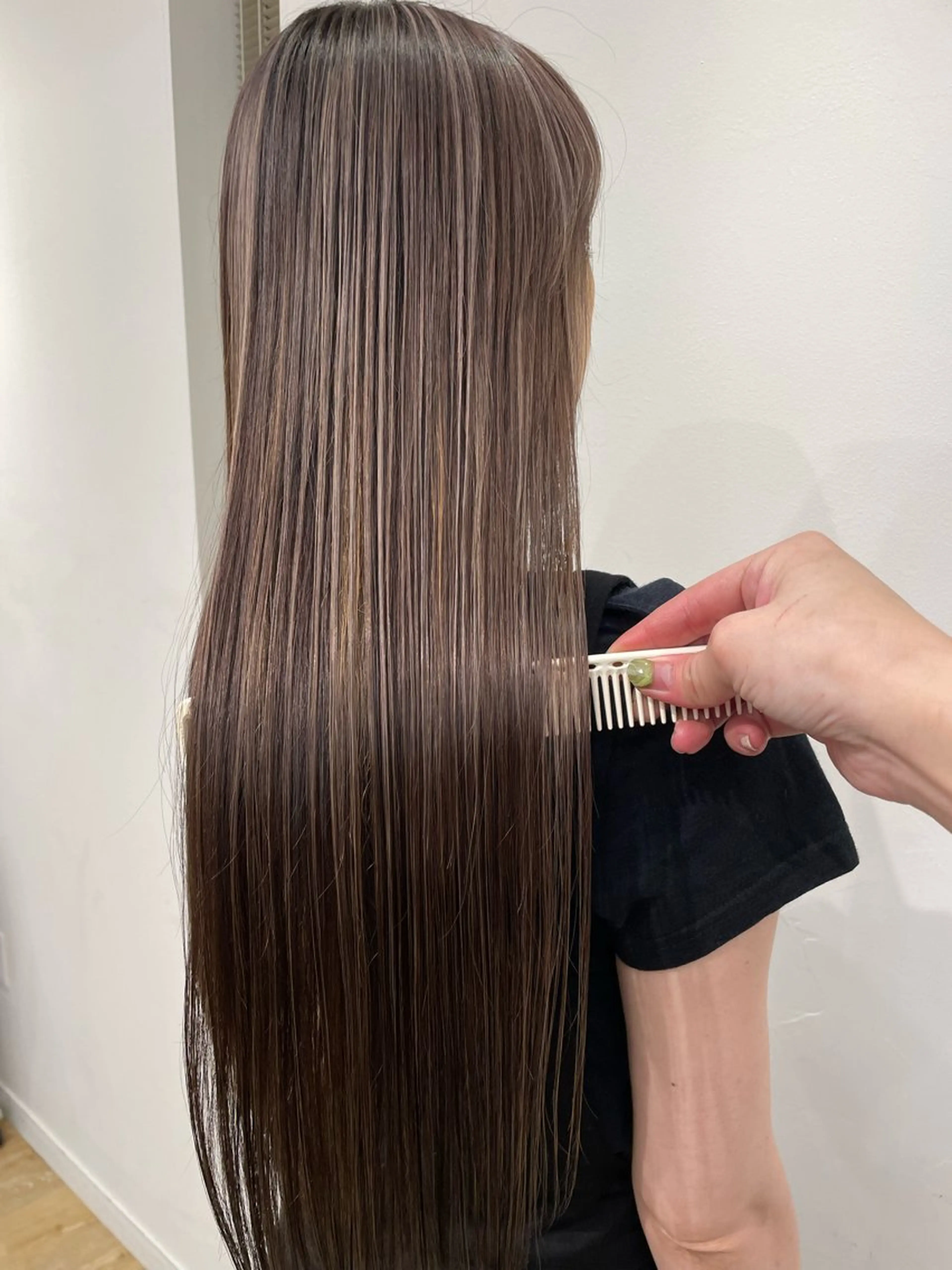 セミロング カラー ハイライトカラー ハイライト ブリーチ👩‍🦳/ ‪✂︎MANAMIのヘアスタイル