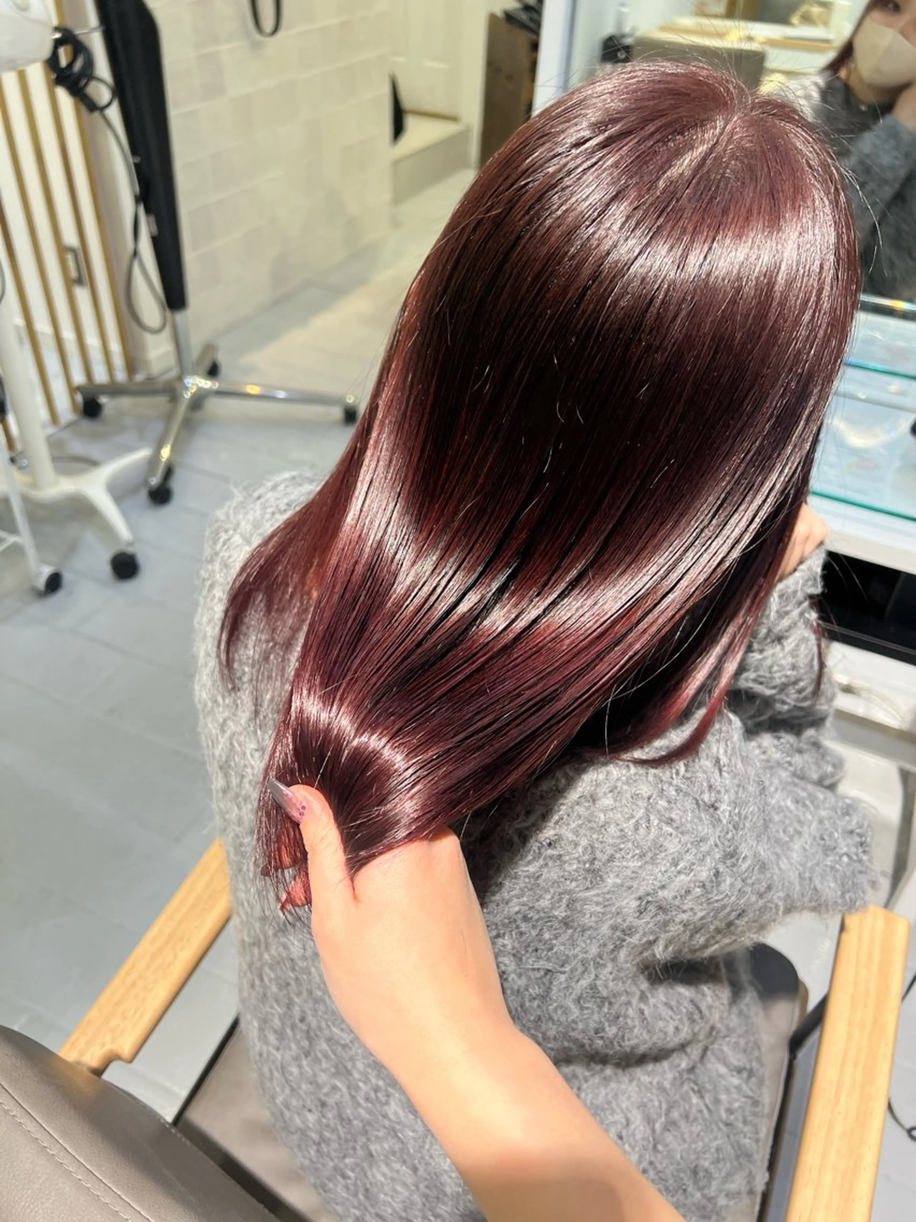 セミロング カラー ボルドーカラー clan .のヘアスタイル