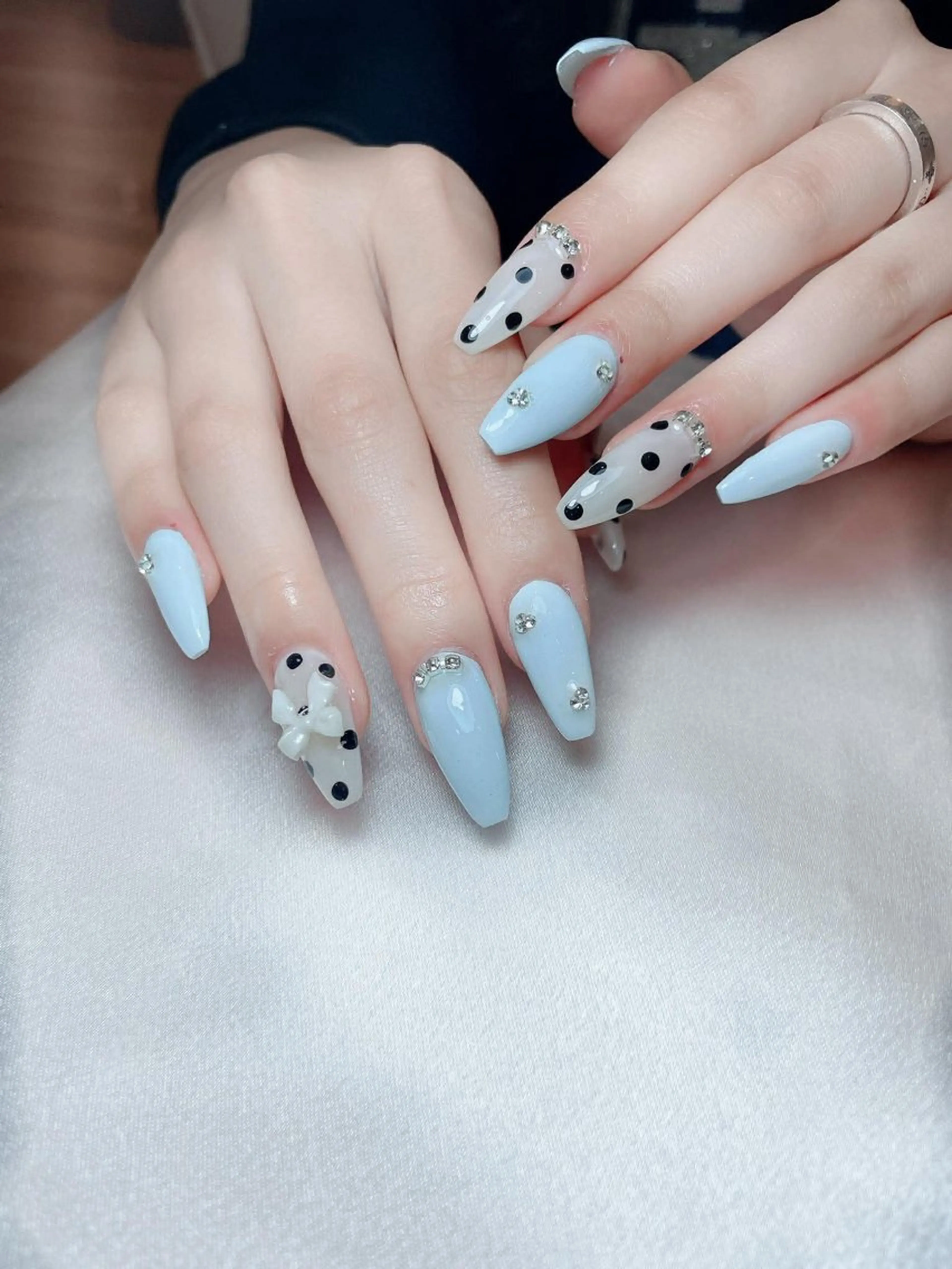 ネイル アートネイル ジェルネイル 韓国ネイル ニュアンスネイル ワンカラーネイル ハンドネイル Queen Nail Salonのネイルデザイン