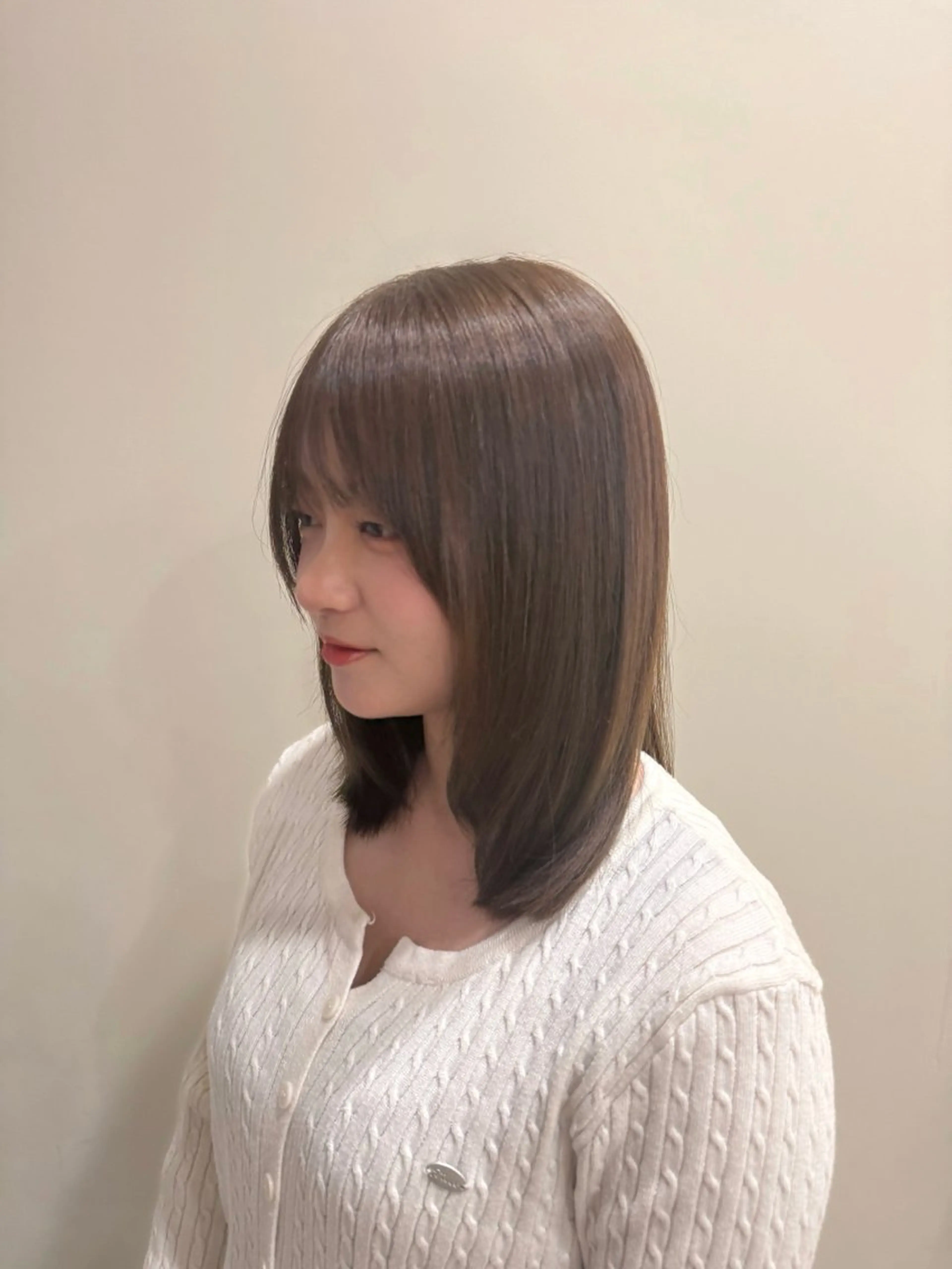 ミディアム カット ヘアカラー トリートメント 🩶 AIRA / 透明感カラー 🩶のヘアスタイル