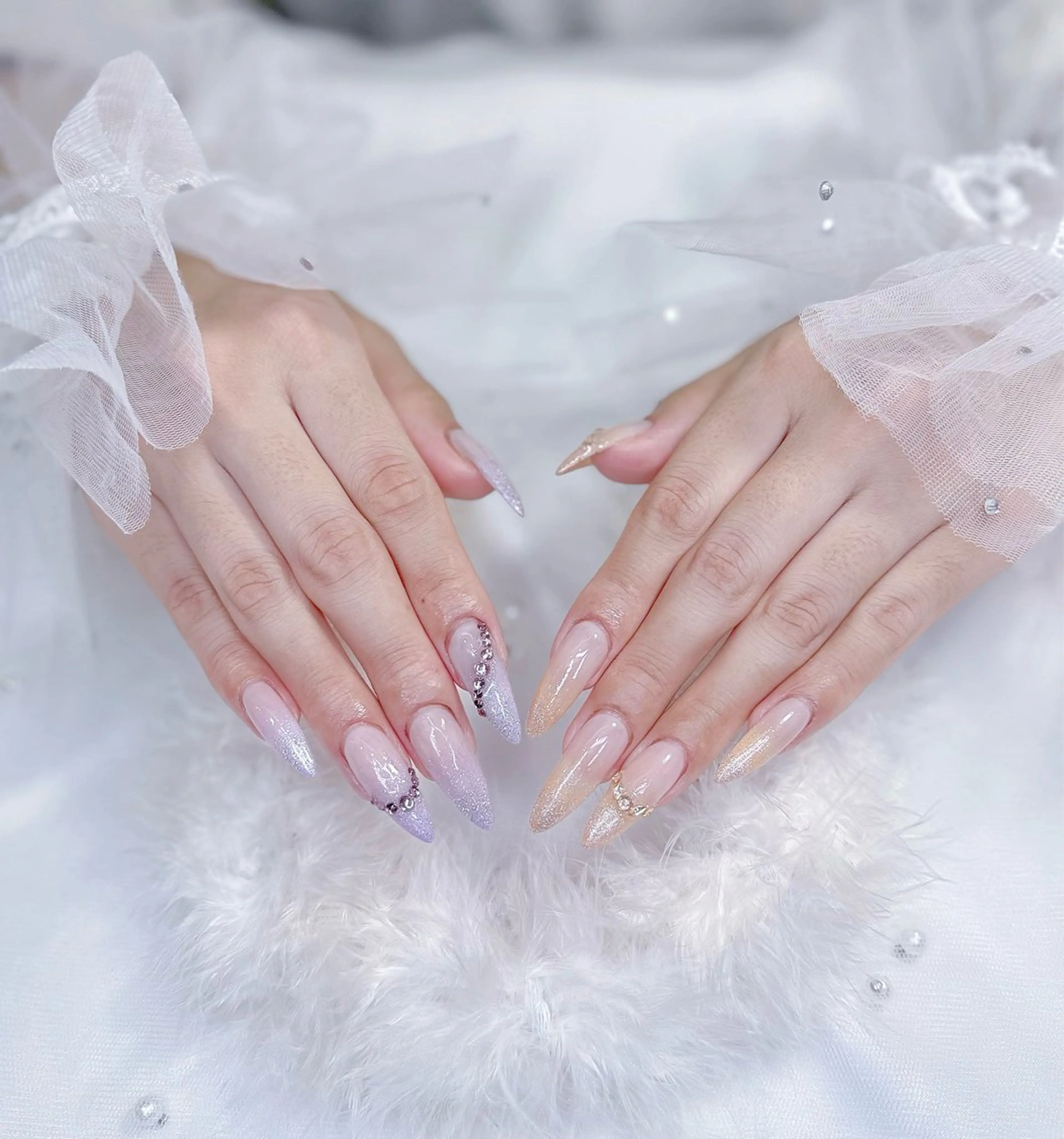 セミロング ハンドネイル Chann Channのネイルデザイン