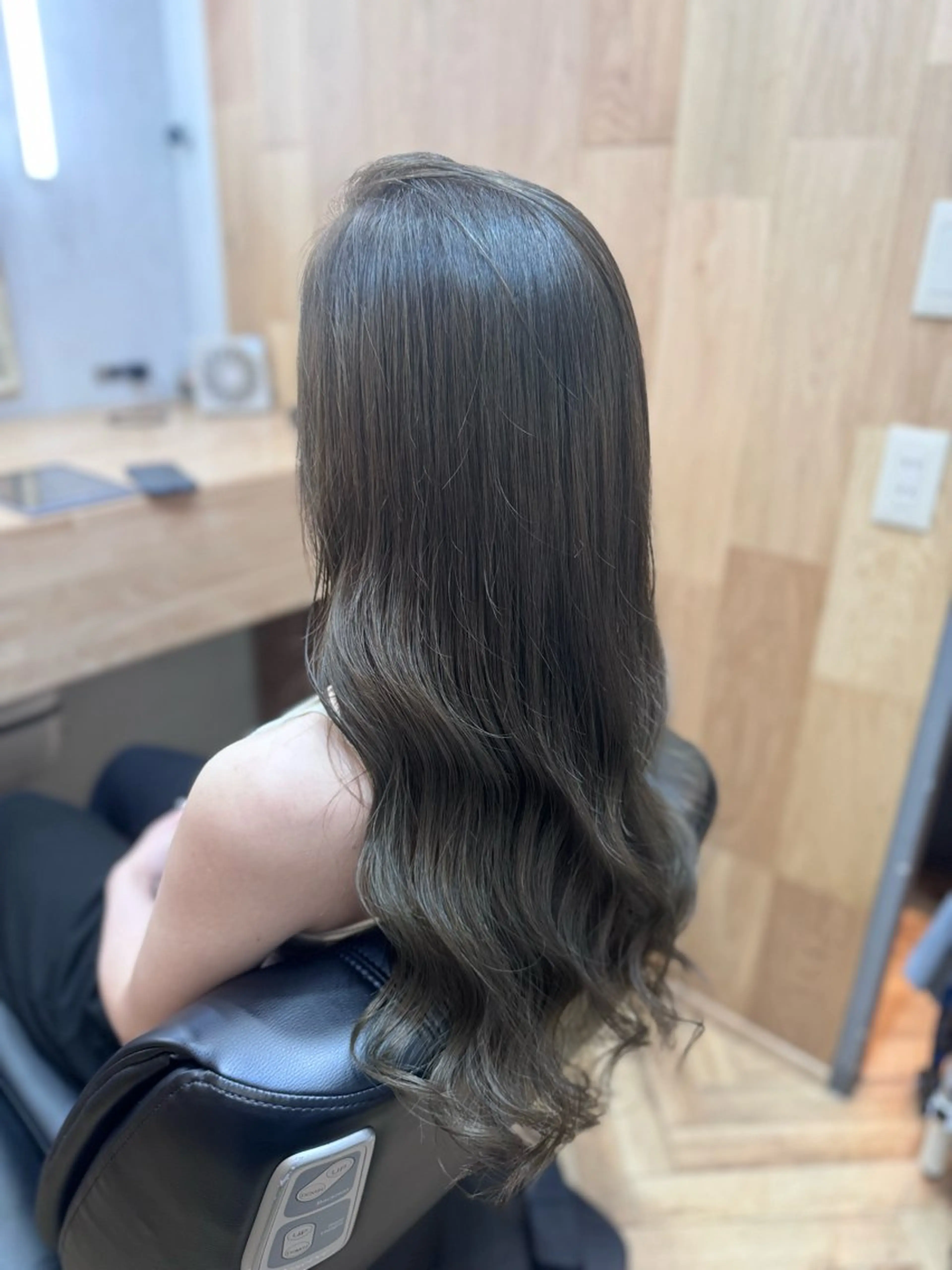 ロング カラー アディクシーカラー アクアカラー バレイヤージュ ハイライトカラー イルミナカラー 多賀 順平のヘアスタイル