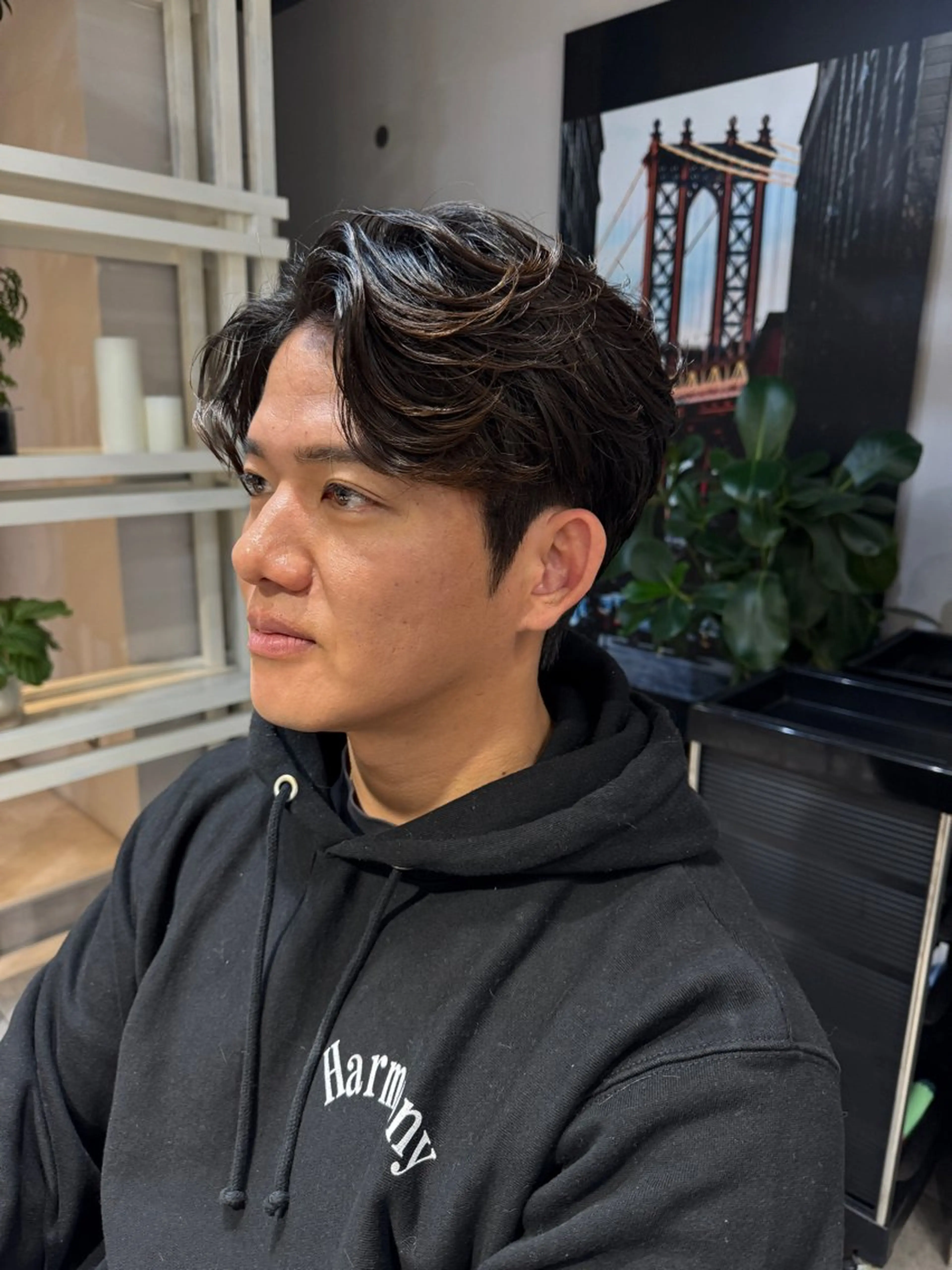 ミディアム パーマ メンズ ミディアムパーマ フェザーパーマ メンズパーマ カット パーマ 似合う髪型が 分からない方へのヘアスタイル