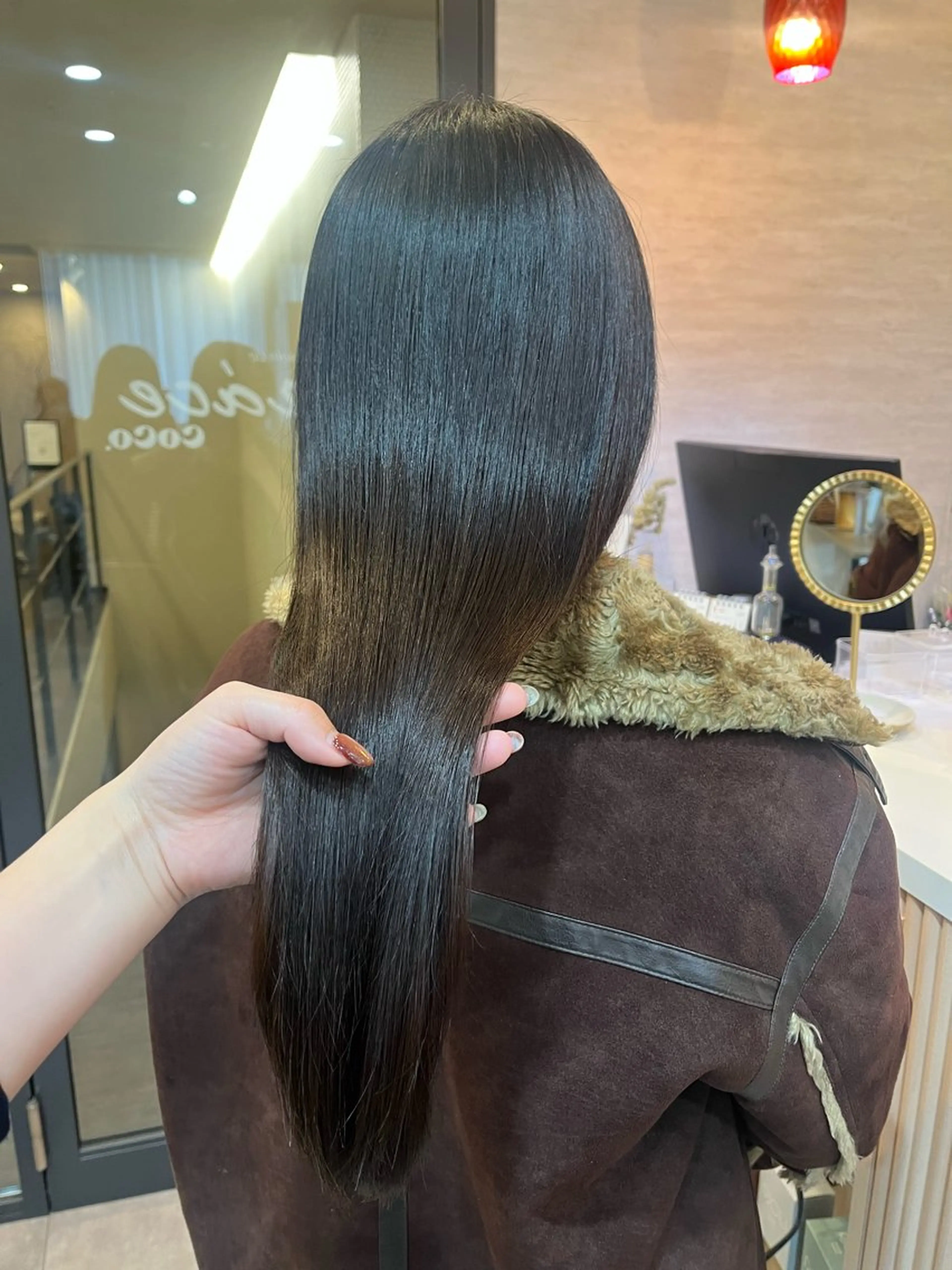 ロング 髪質改善 レイヤーカット カット 縮毛矯正 レイヤー/暖色/ 髪質改善/永礼芳果のヘアスタイル