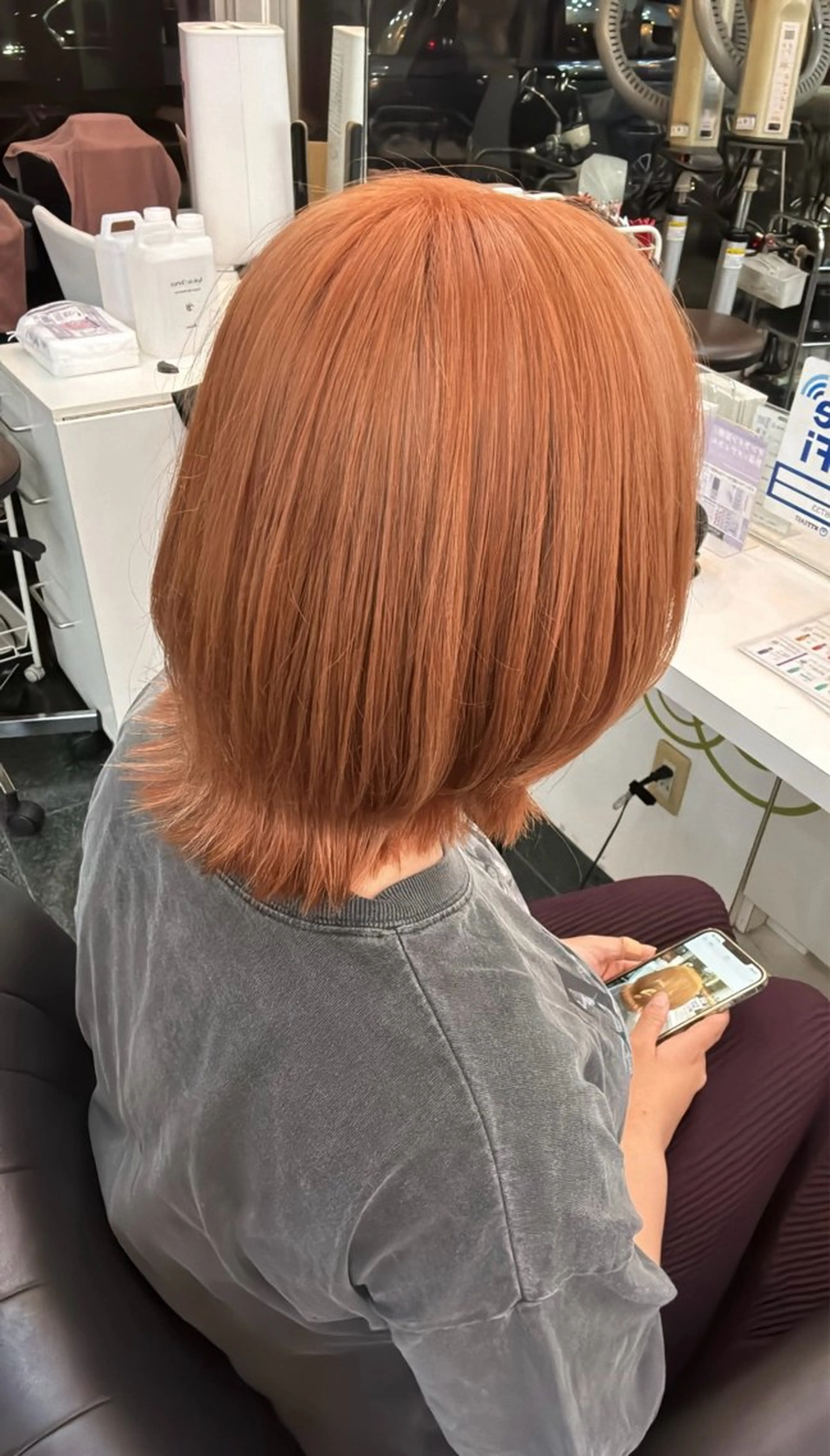 ミディアム カラー ベージュカラー ブリーチ コーラルベージュ ダブルカラー オレンジ ヘアカラー 髪質改善カラー｜ Yukino🫧のヘアスタイル