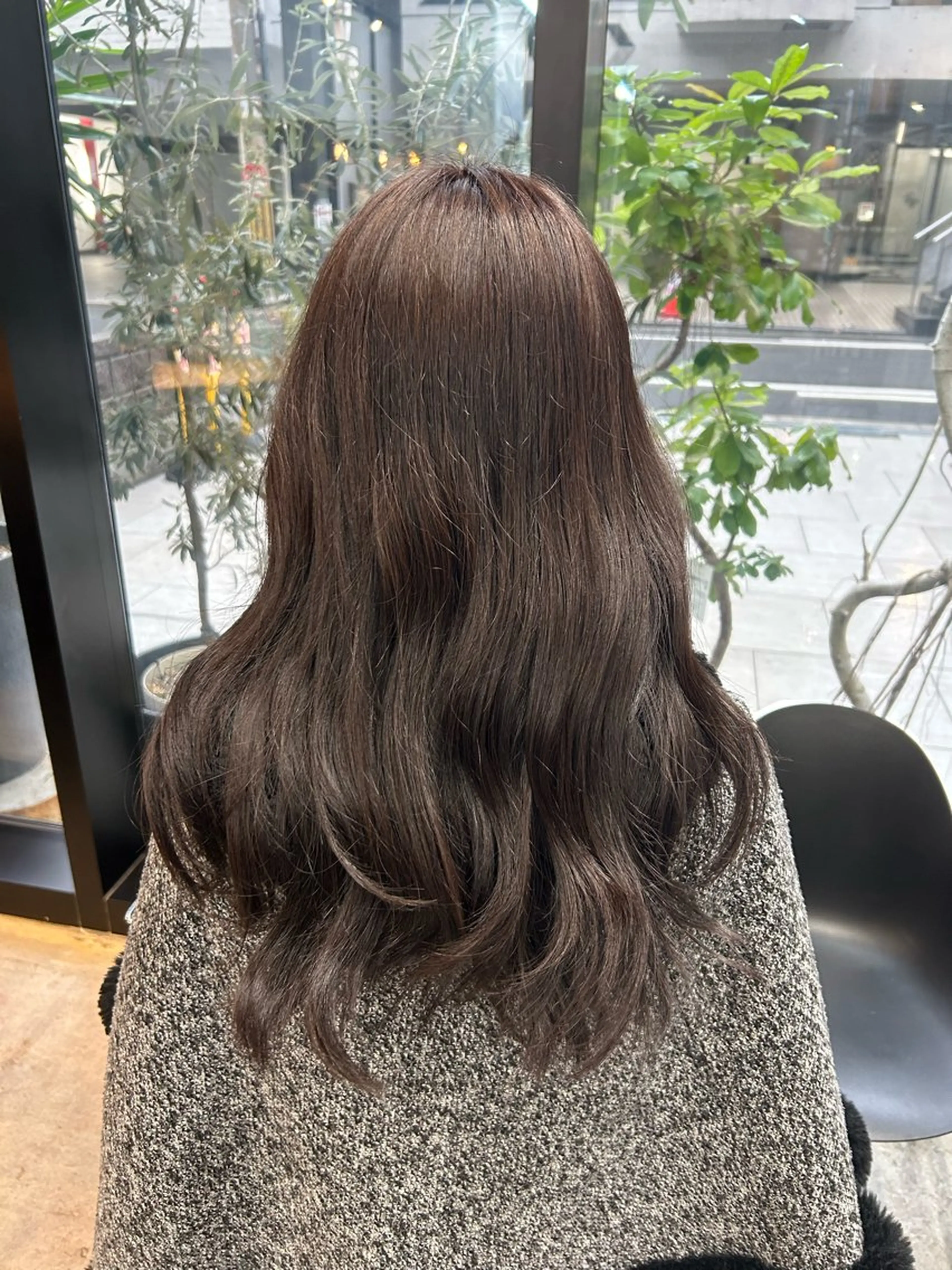 セミロング カラー 透明感カラー グレージュ ラベンダーカラー ラベンダーグレージュ ラベンダーグレー ヘアカラー アシスタント miyuのヘアスタイル