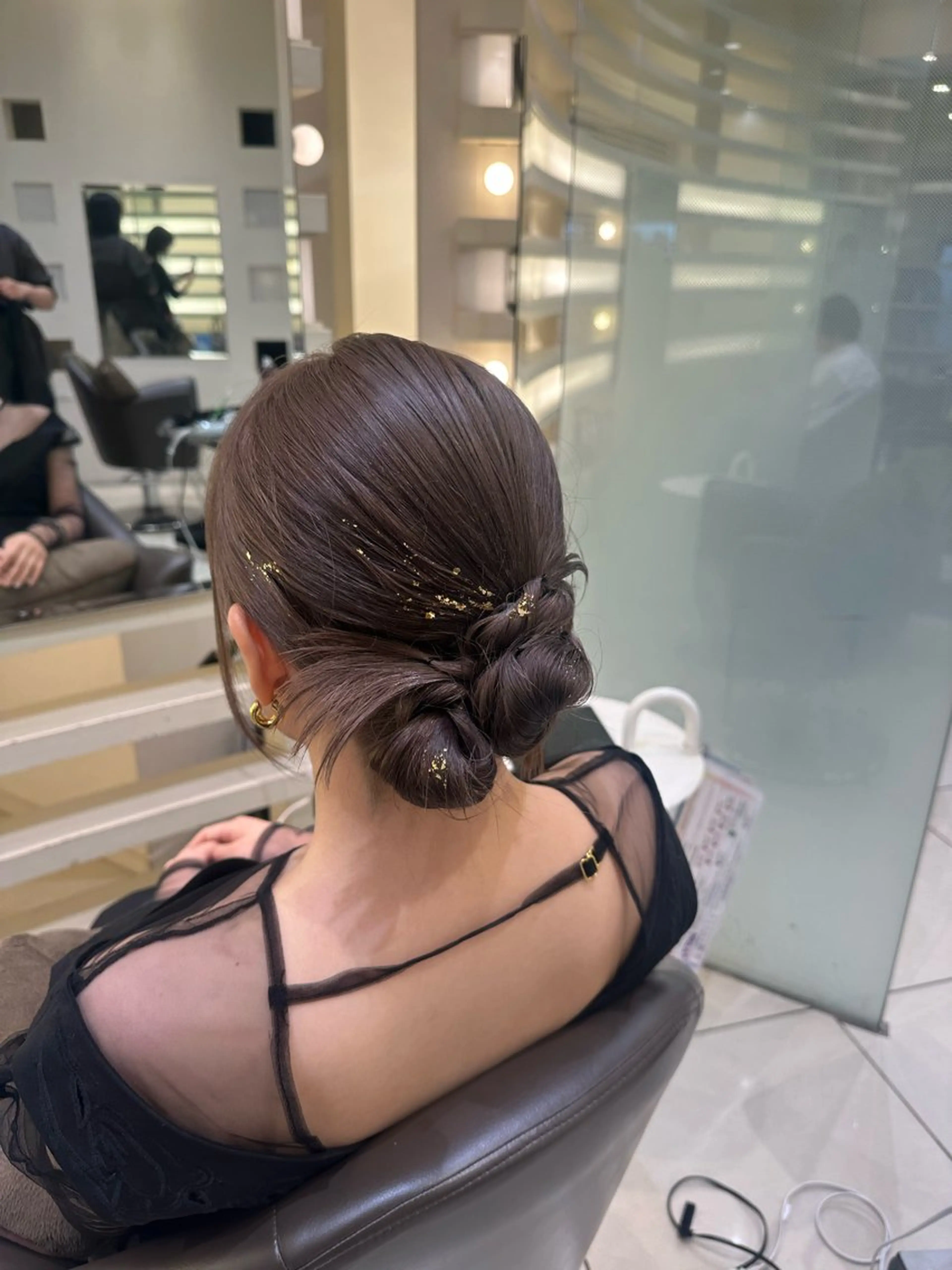 ヘアアレンジ お団子ヘア 銀座レイヤーカット ×シースルー前髪のヘアスタイル