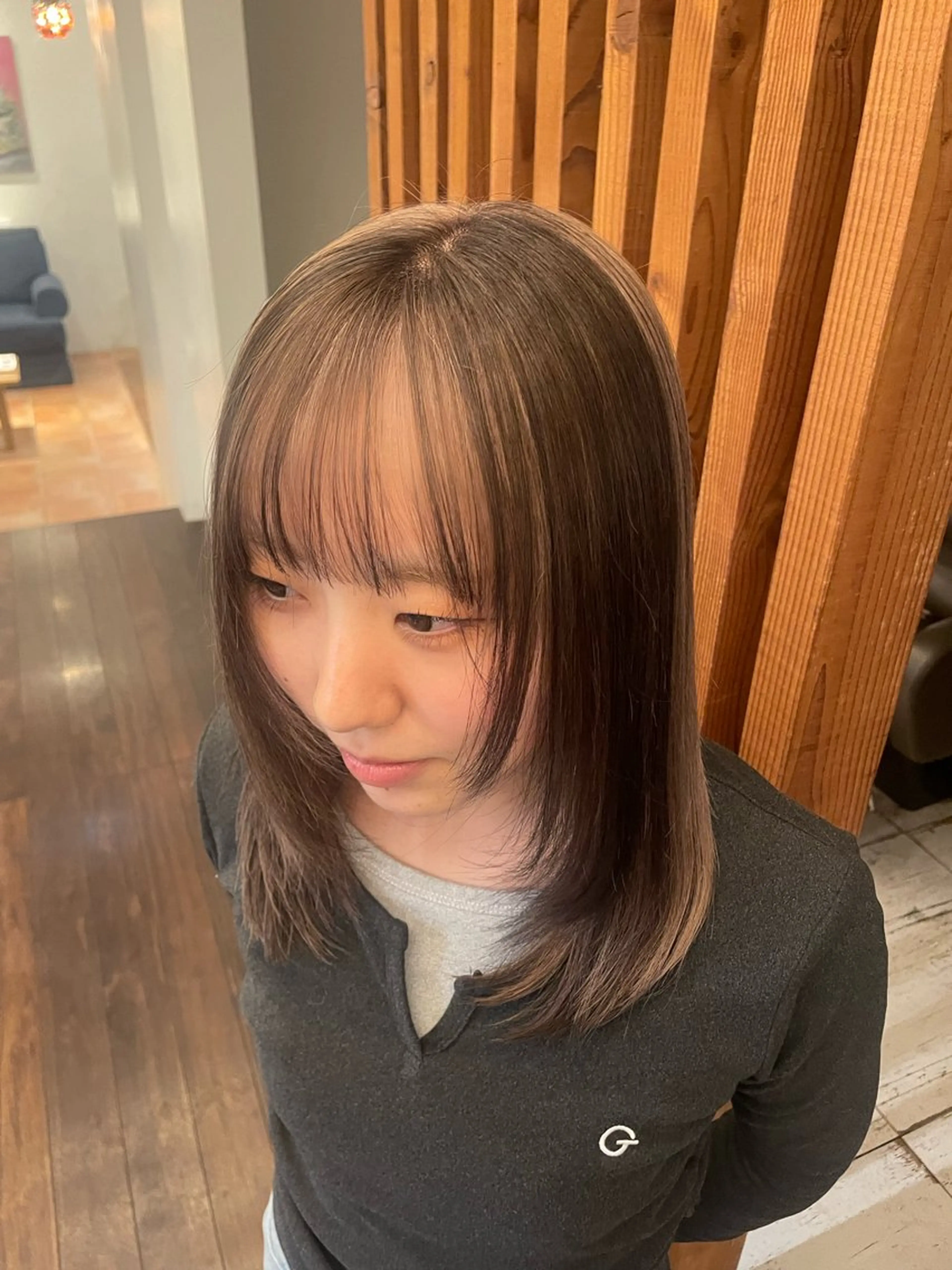 ミディアム カラー ヘアカラー リカ/ハイトーン ・オリーブ🍀のヘアスタイル