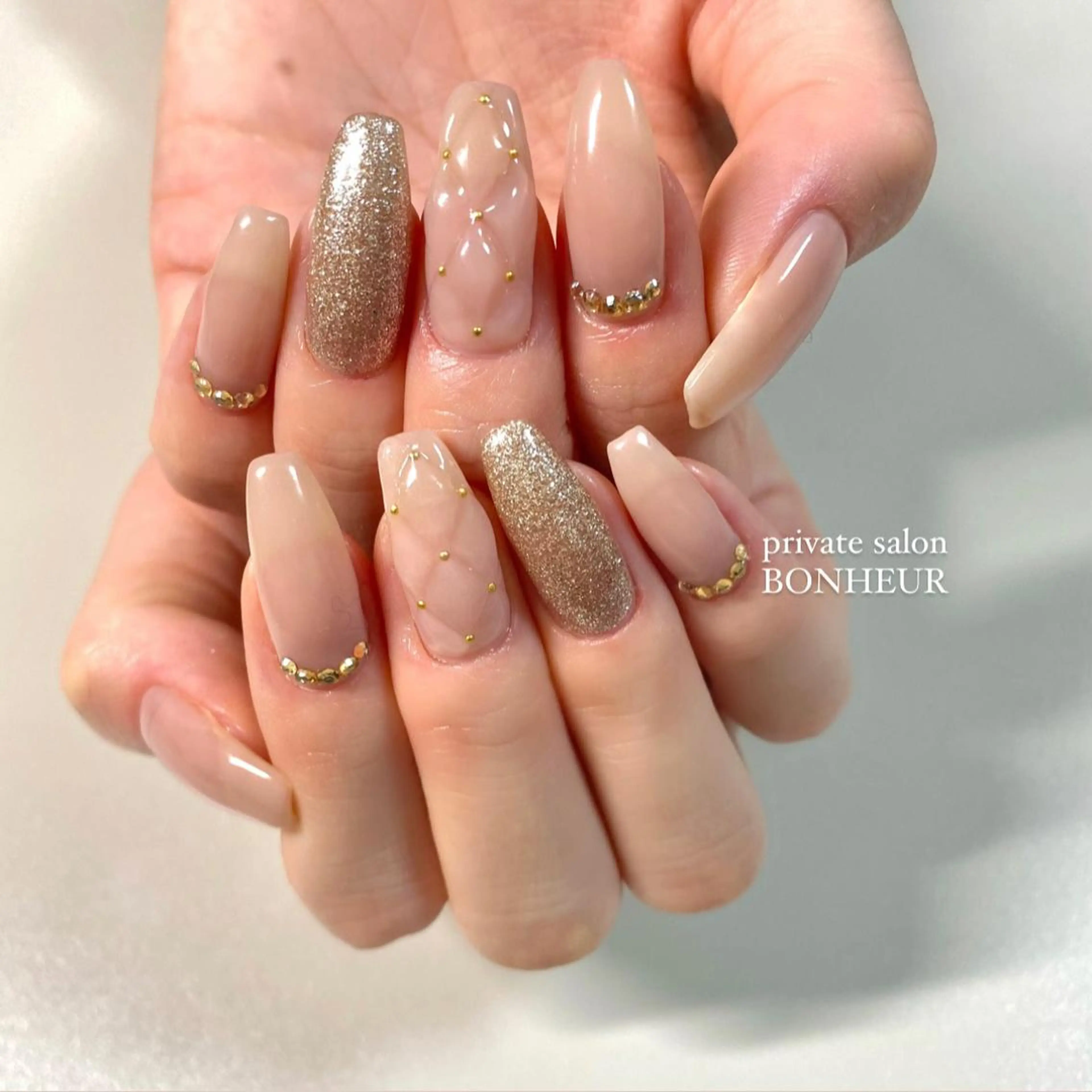 ネイル ハンドネイル BONHEUR Annaのネイルデザイン