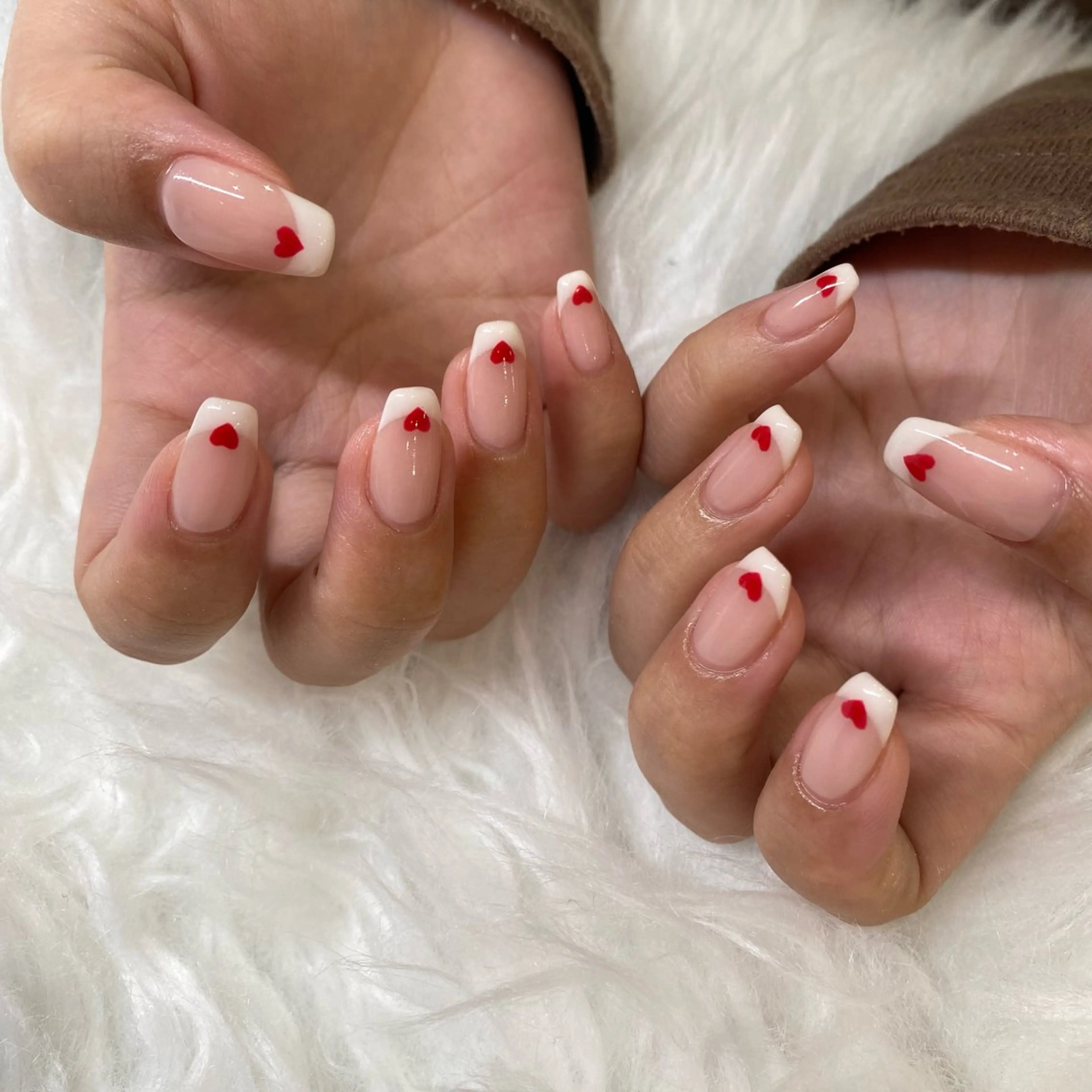 ネイル フレンチネイル ハート ハンドネイル WAVY airiのネイルデザイン