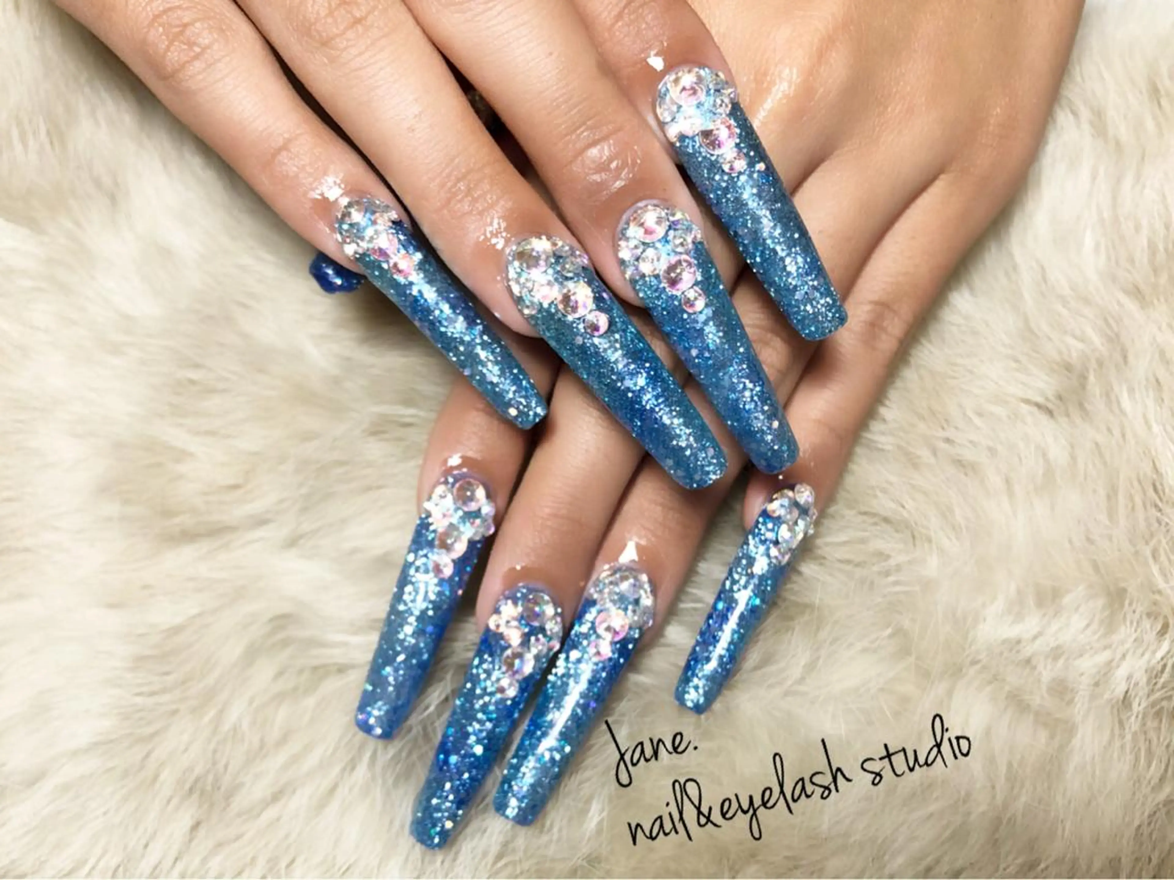 ロング ネイル Yakko pas á pasのネイルデザイン