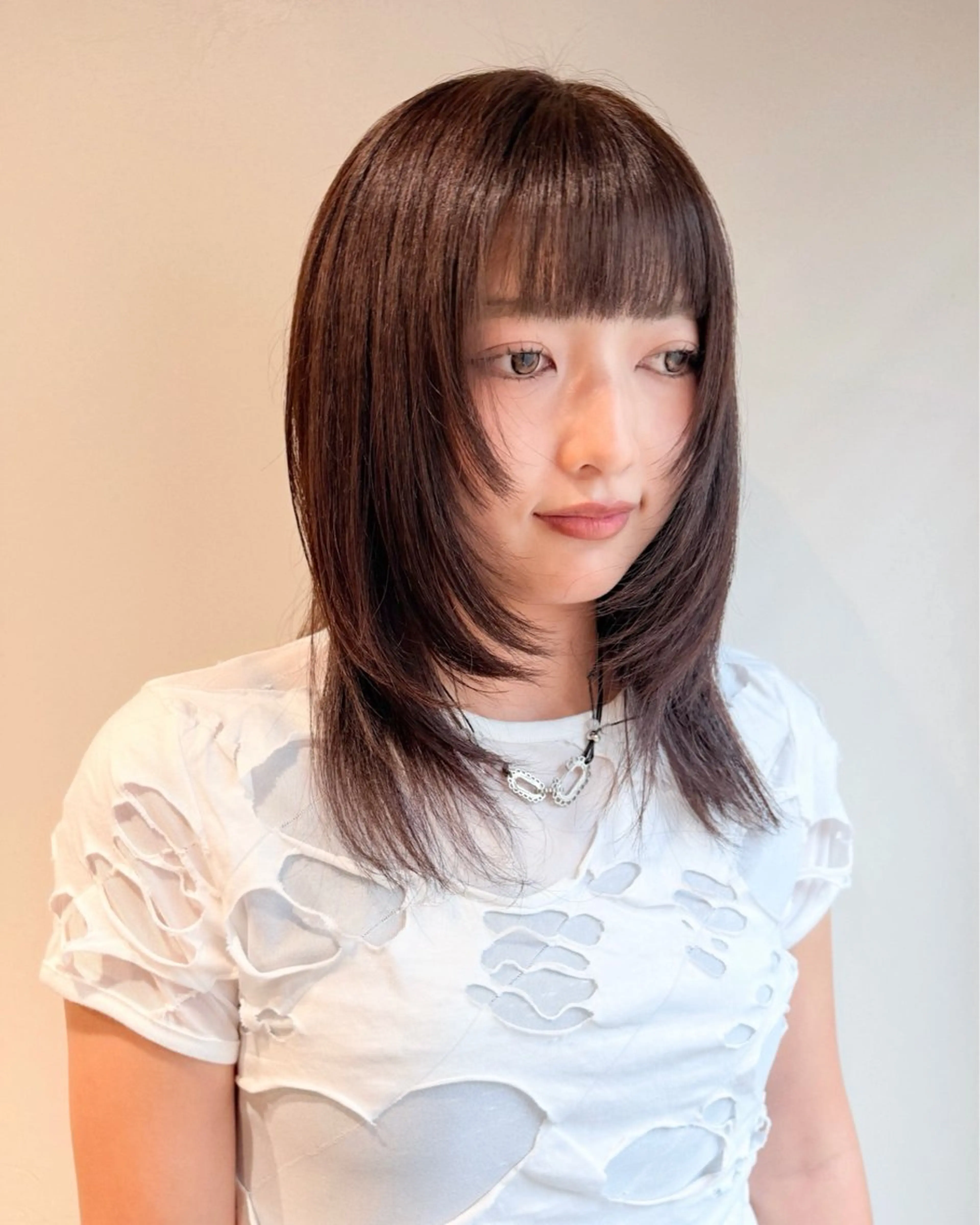 ミディアム カラー アッシュ ベージュカラー 髪質改善 レイヤーカット 縮毛矯正 カット ヘアカラー トリートメント ヘッドスパ 板谷みさき /似合わせBobのヘアスタイル