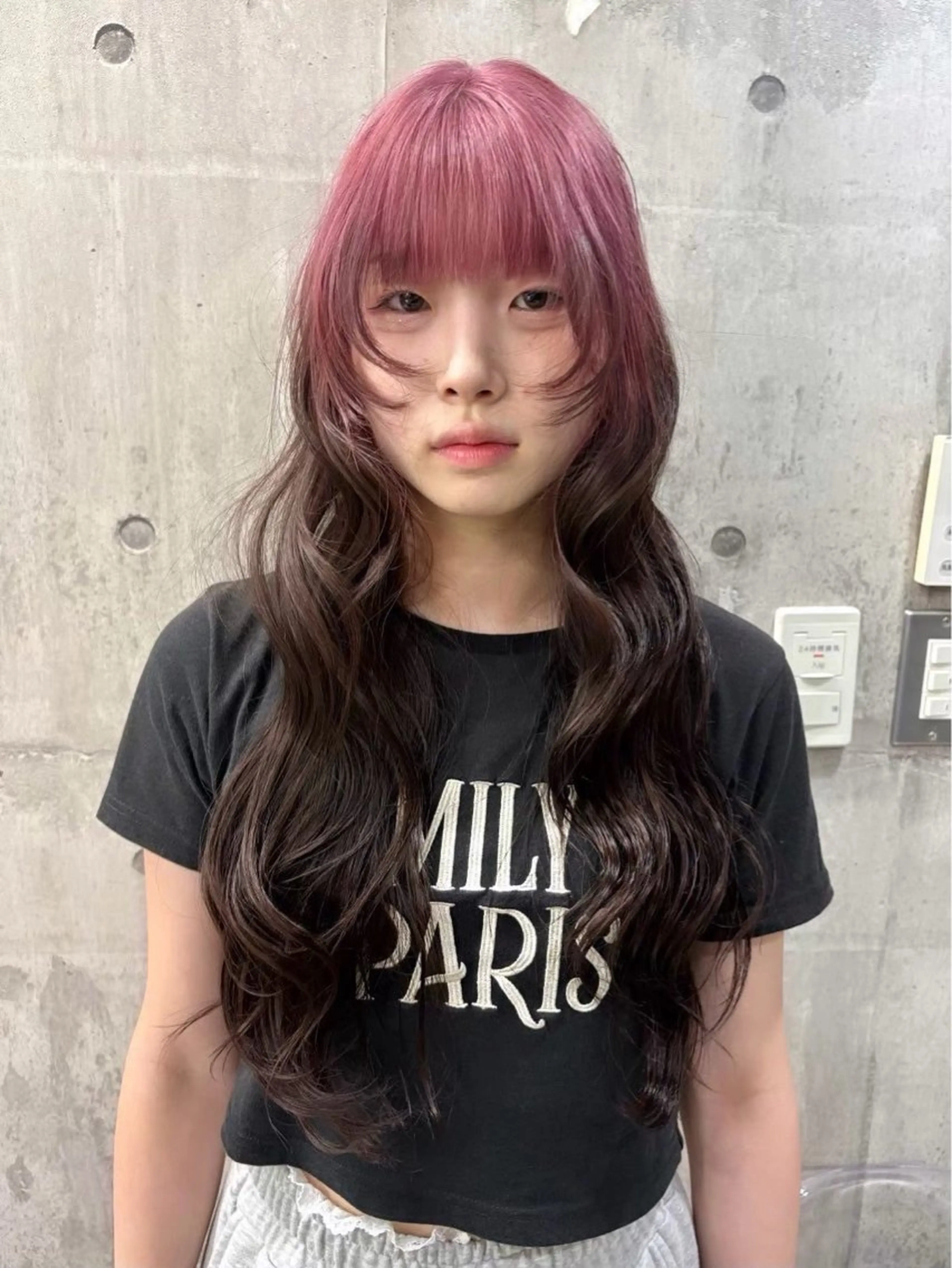 カラー 巻き髪✖️ハイトーン 🖤LANA🖤のヘアスタイル
