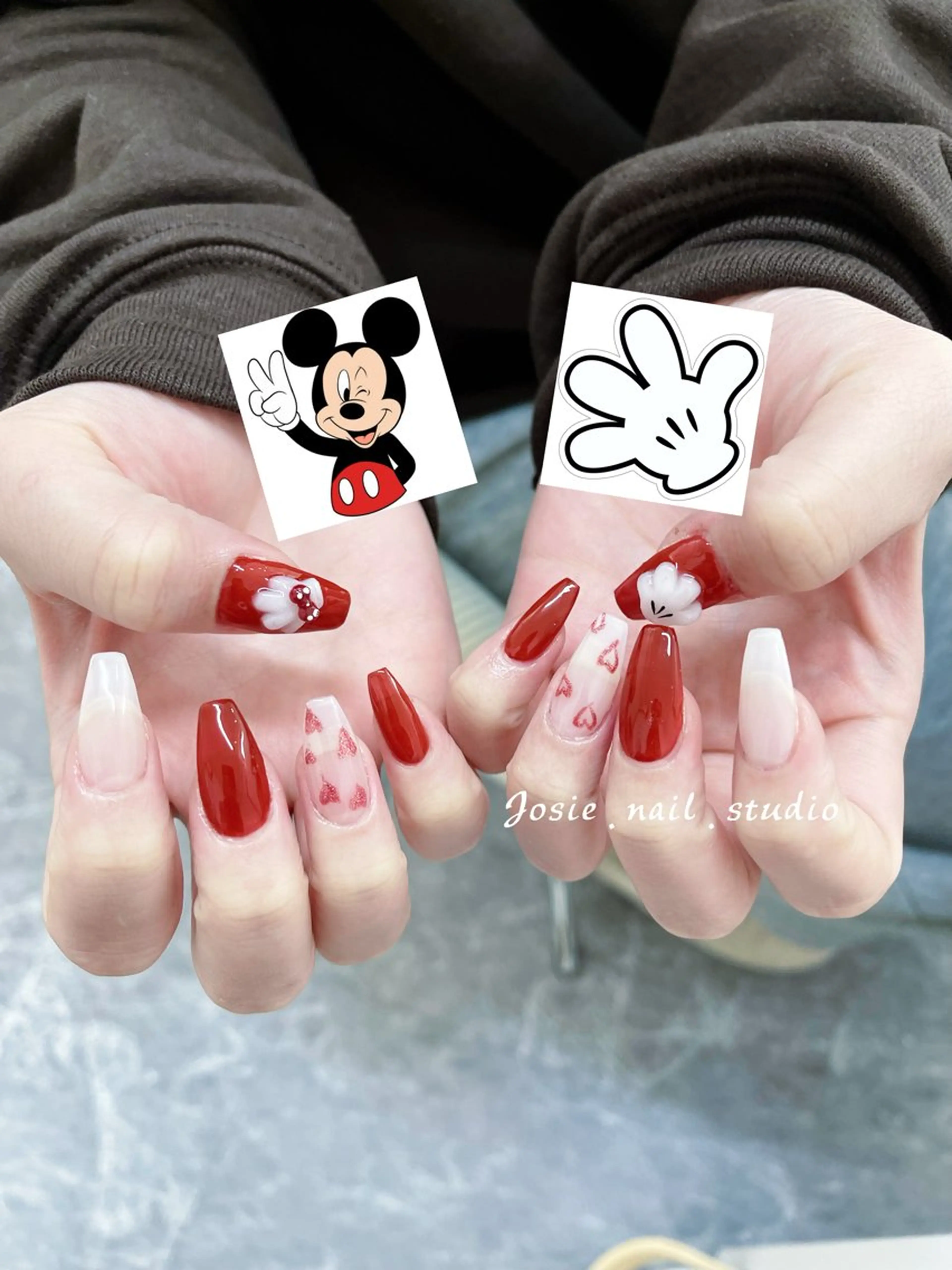 ネイル キラキラネイル 韓国ネイル ロングネイル ワンホンネイル ハンドネイル Josie nail salonのネイルデザイン