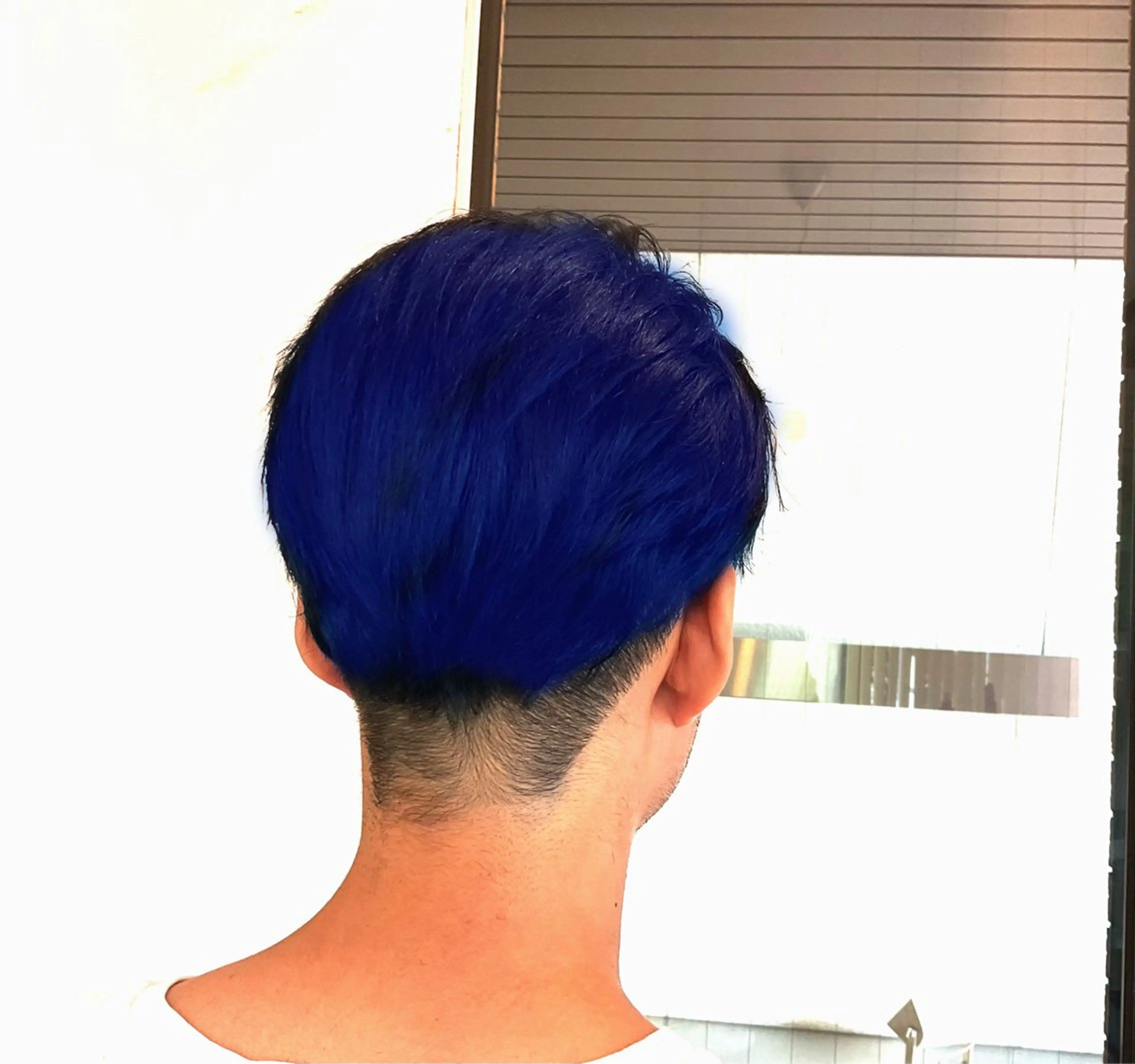 ショート カラー メンズ メンズブリーチ ブリーチ ブルーカラー au栄矢場町 似合わせカットのヘアスタイル