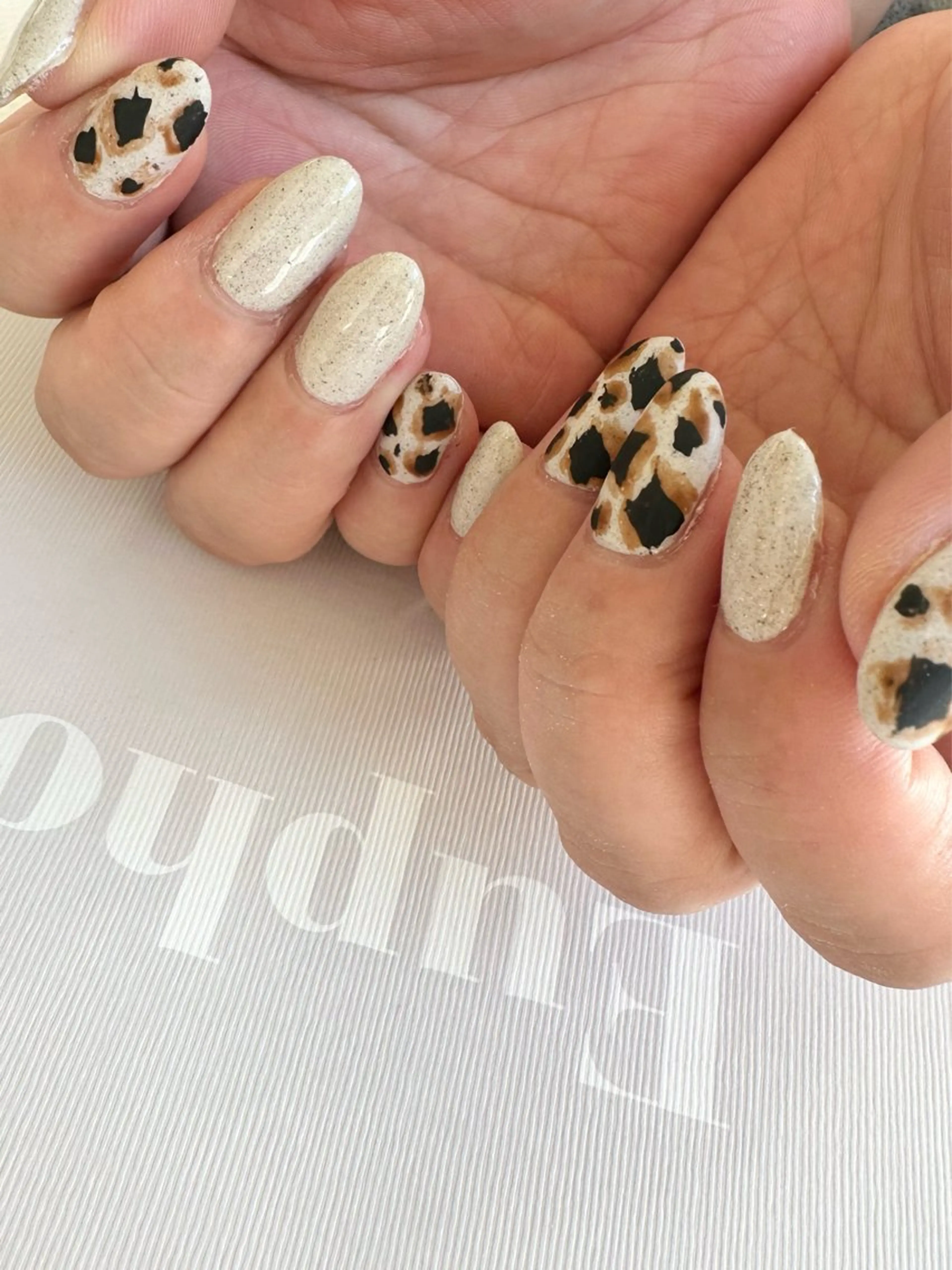 [初回他店オフ無料] ハンドネイル(お好きなデザイン)お好きなアート4本までの写真