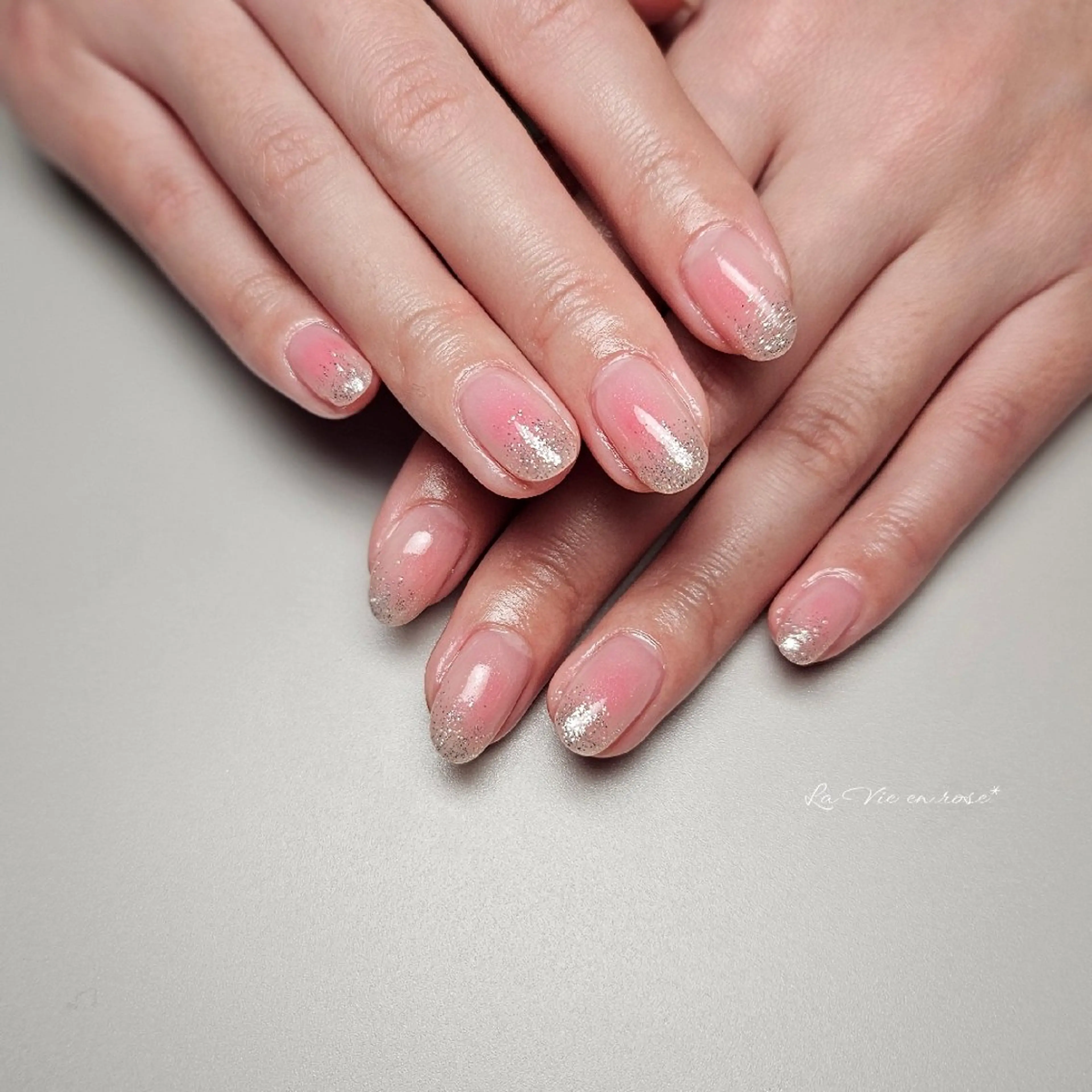 ネイル チークネイル ラヴィアン ローズのネイルデザイン