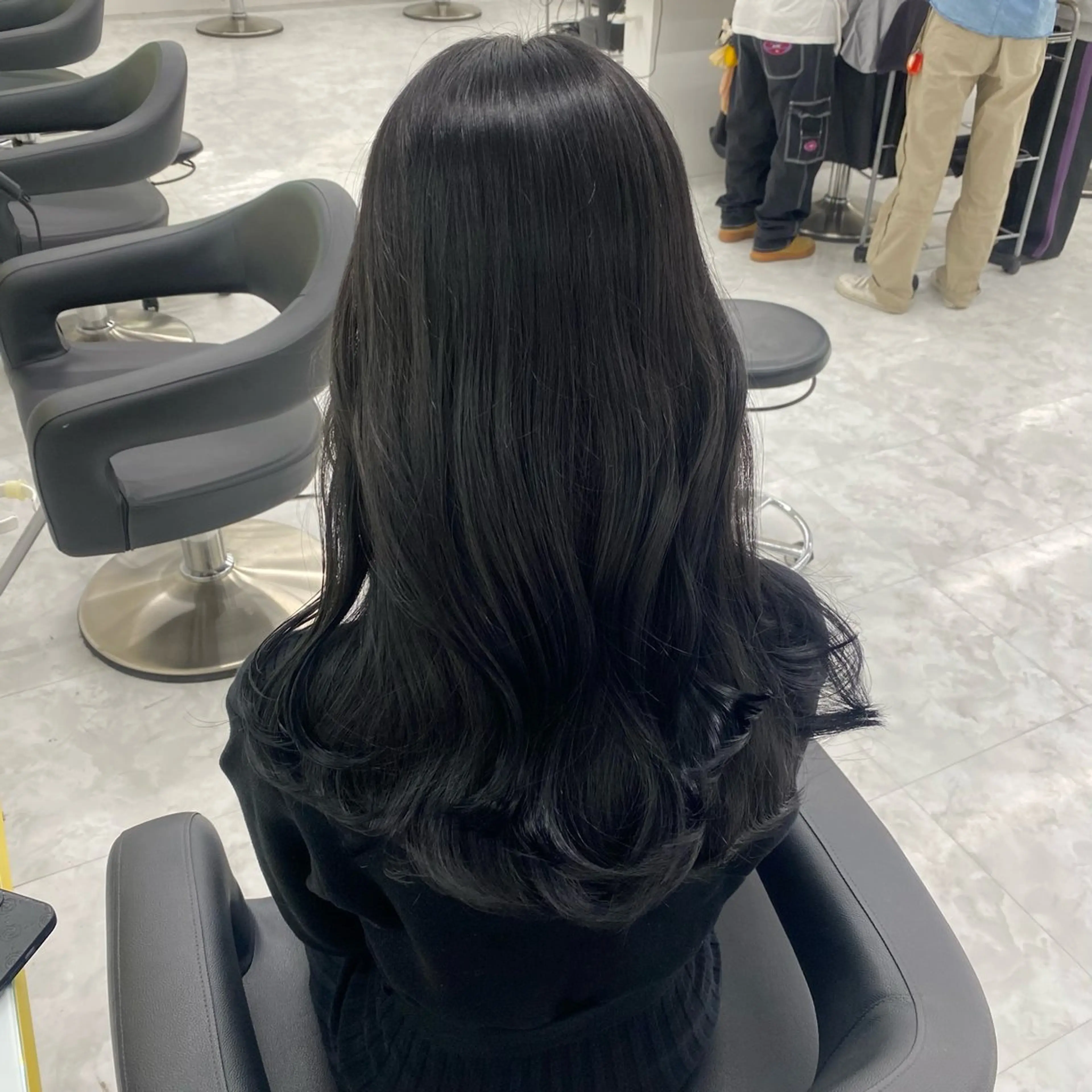 セミロング カラー パーマ ヘアアレンジ メンズ キッズ メンズブリーチ 黒髪 ブリーチ ブルーカラー ブルーブラック ヘアカラー 💖横浜ブリーチなし 💖MIHOのヘアスタイル