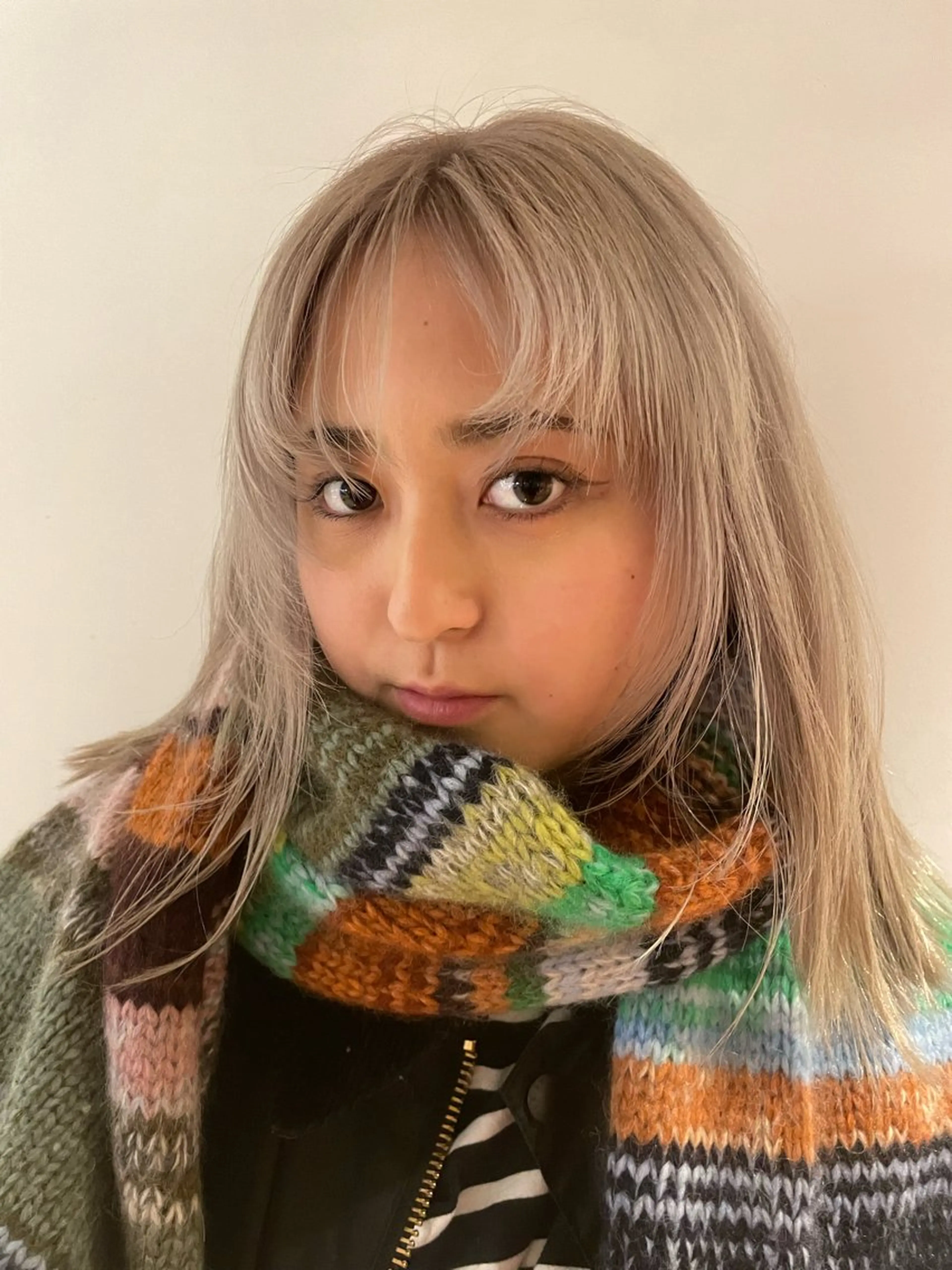 セミロング カラー ブリーチ ハイトーンカラー トリートメント 柔らかレイヤー× 透け感カラー/SUのヘアスタイル