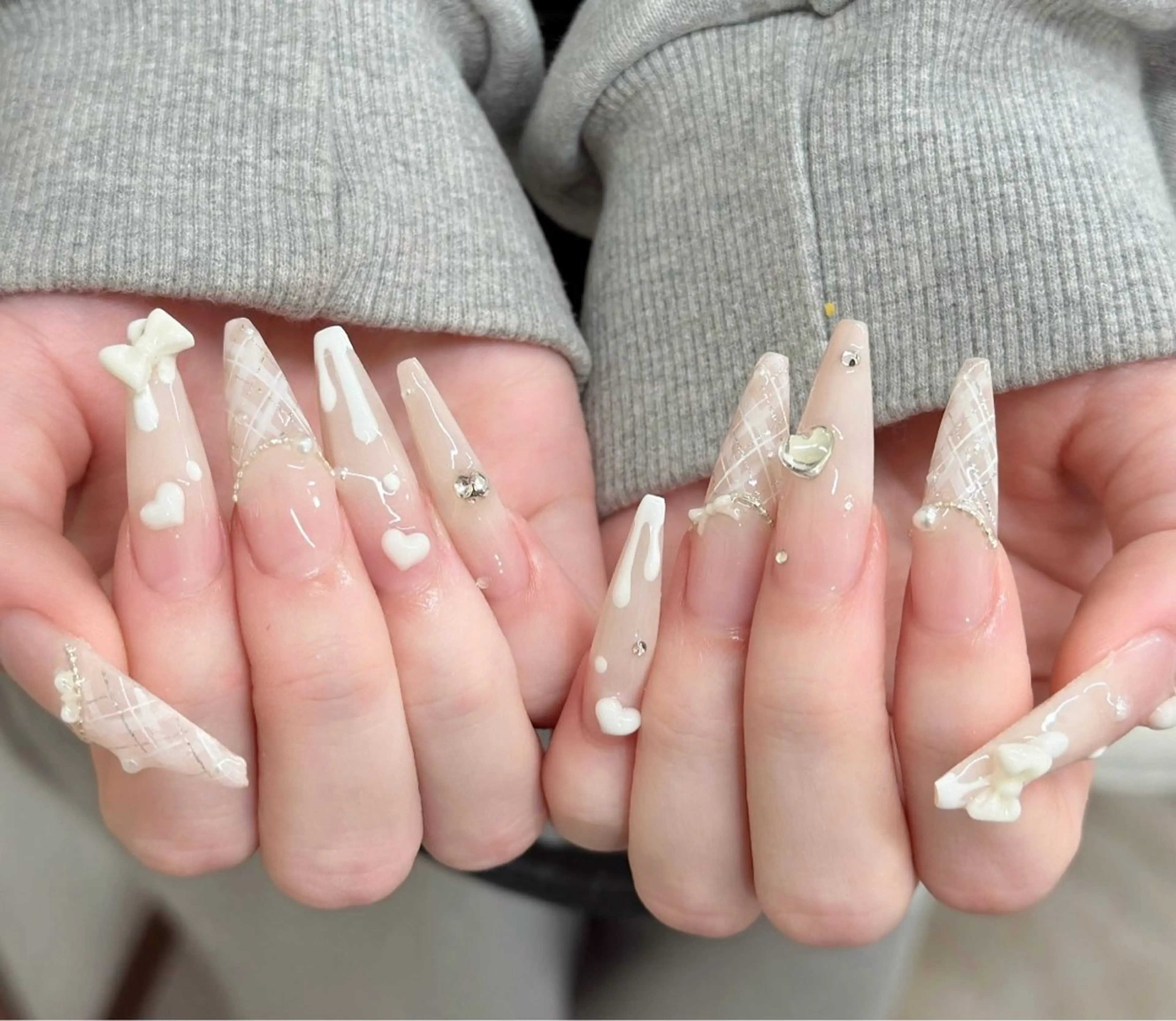 ネイル オーロラネイル ブルー チークネイル 長さ出し フットネイル ハンドネイル JIN 168 新大久保のネイルデザイン