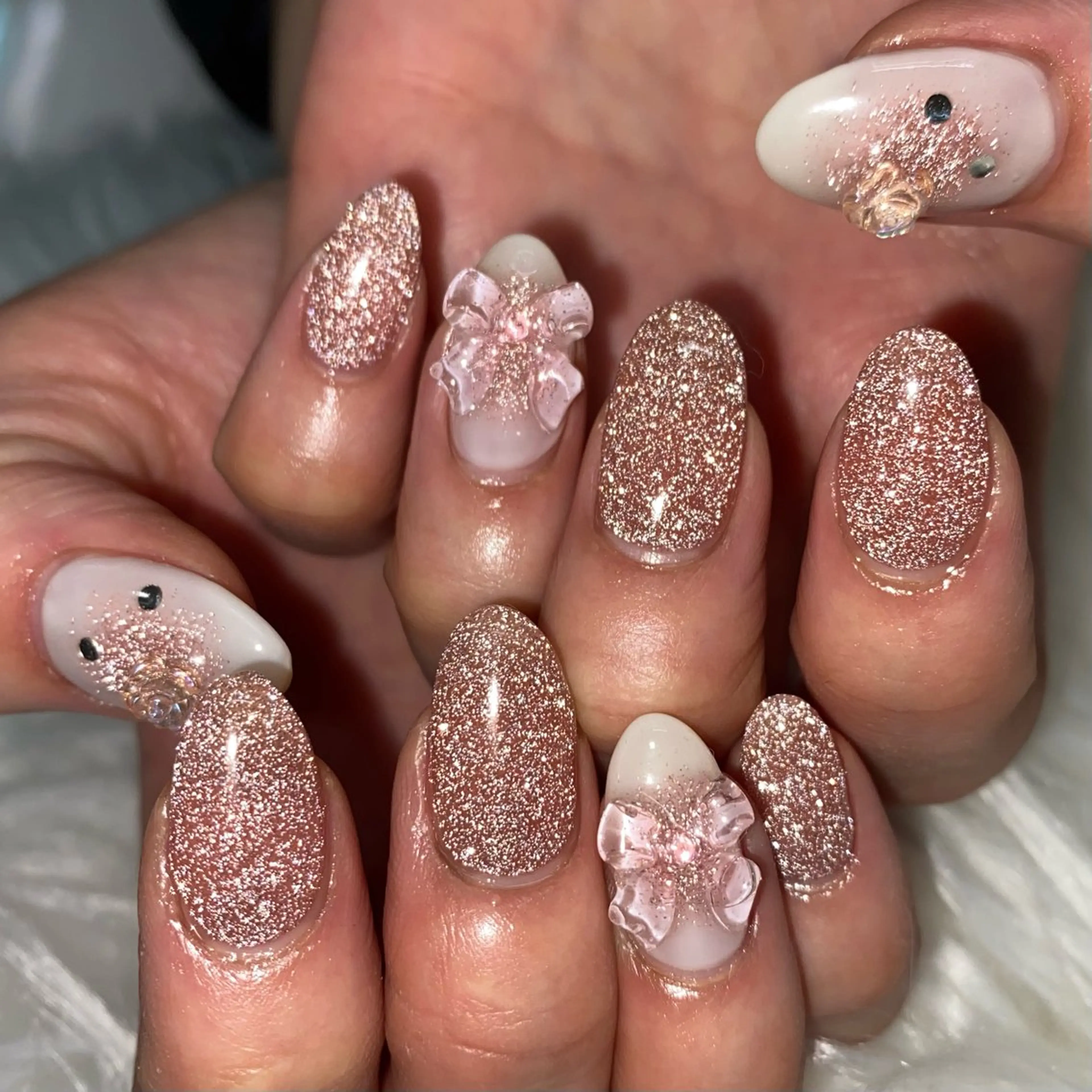 ネイル チークネイル フラッシュネイル ハンドネイル ハンドケア RaLa（ネイル&アイラッシュ）所属・🫧RaLa ⭐︎AYAKA🫧のネイルデザイン