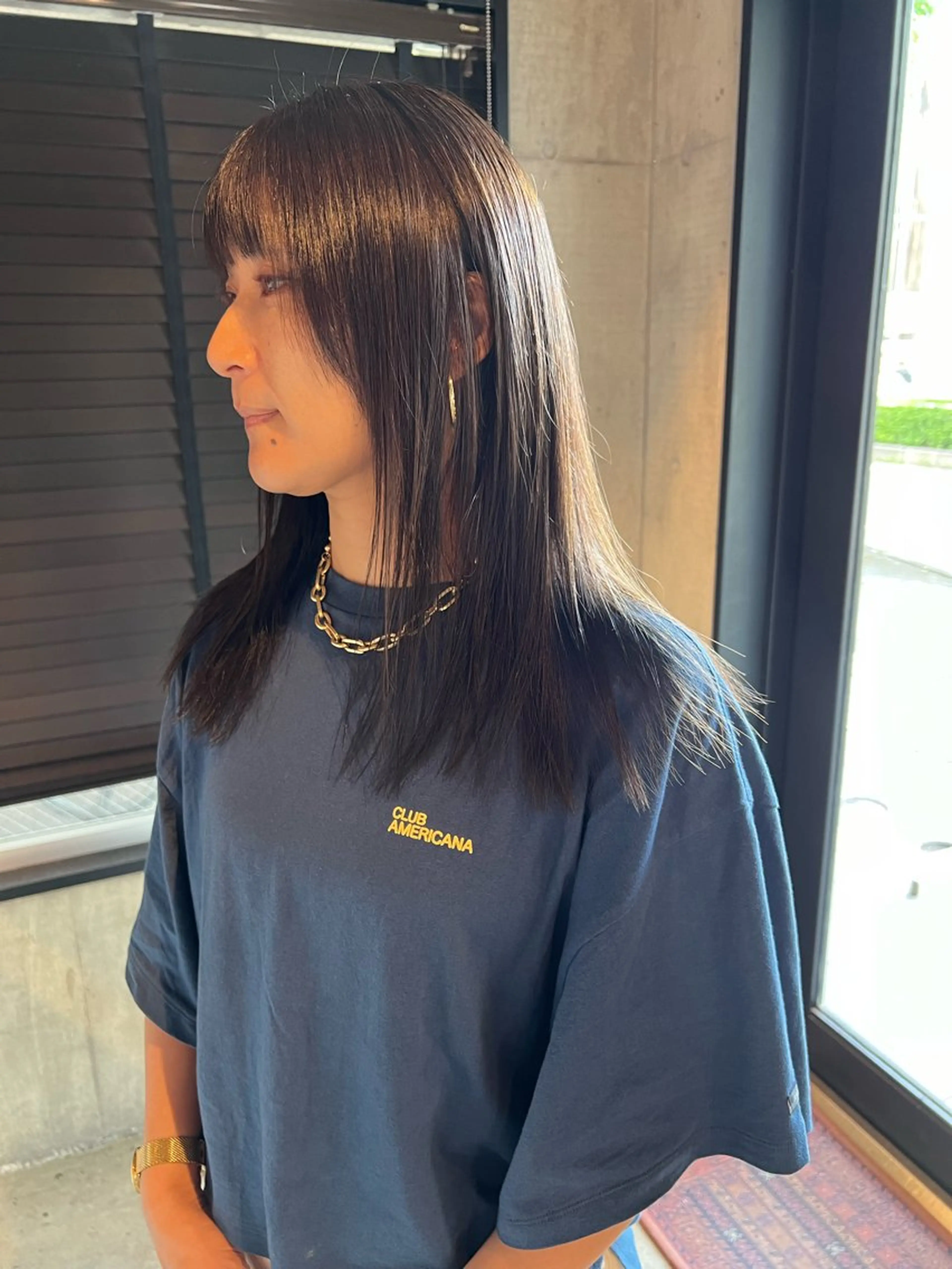 セミロング 乕谷 美潮のヘアスタイル