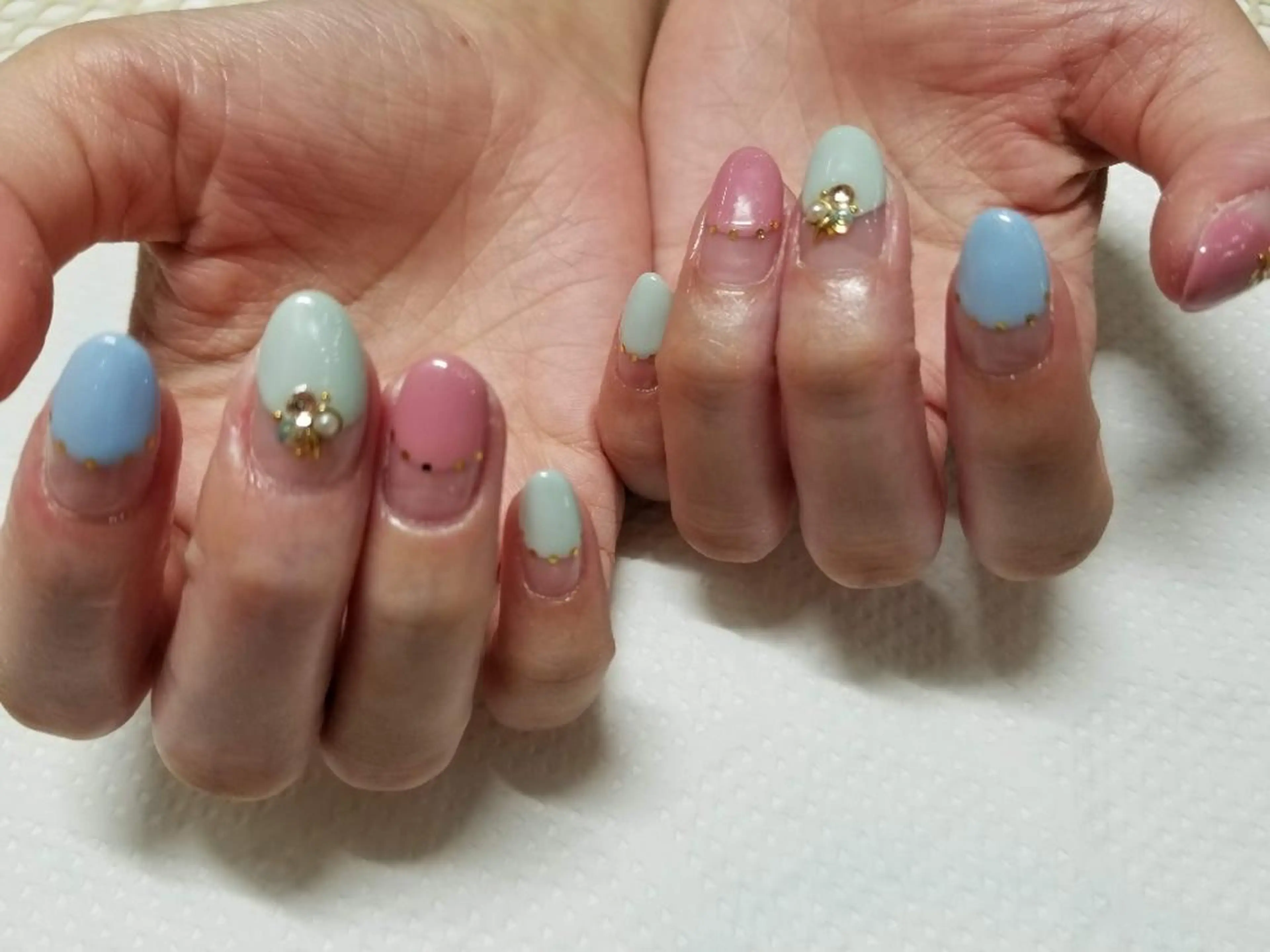 ネイル ネイルリボン 受付スタッフのネイルデザイン