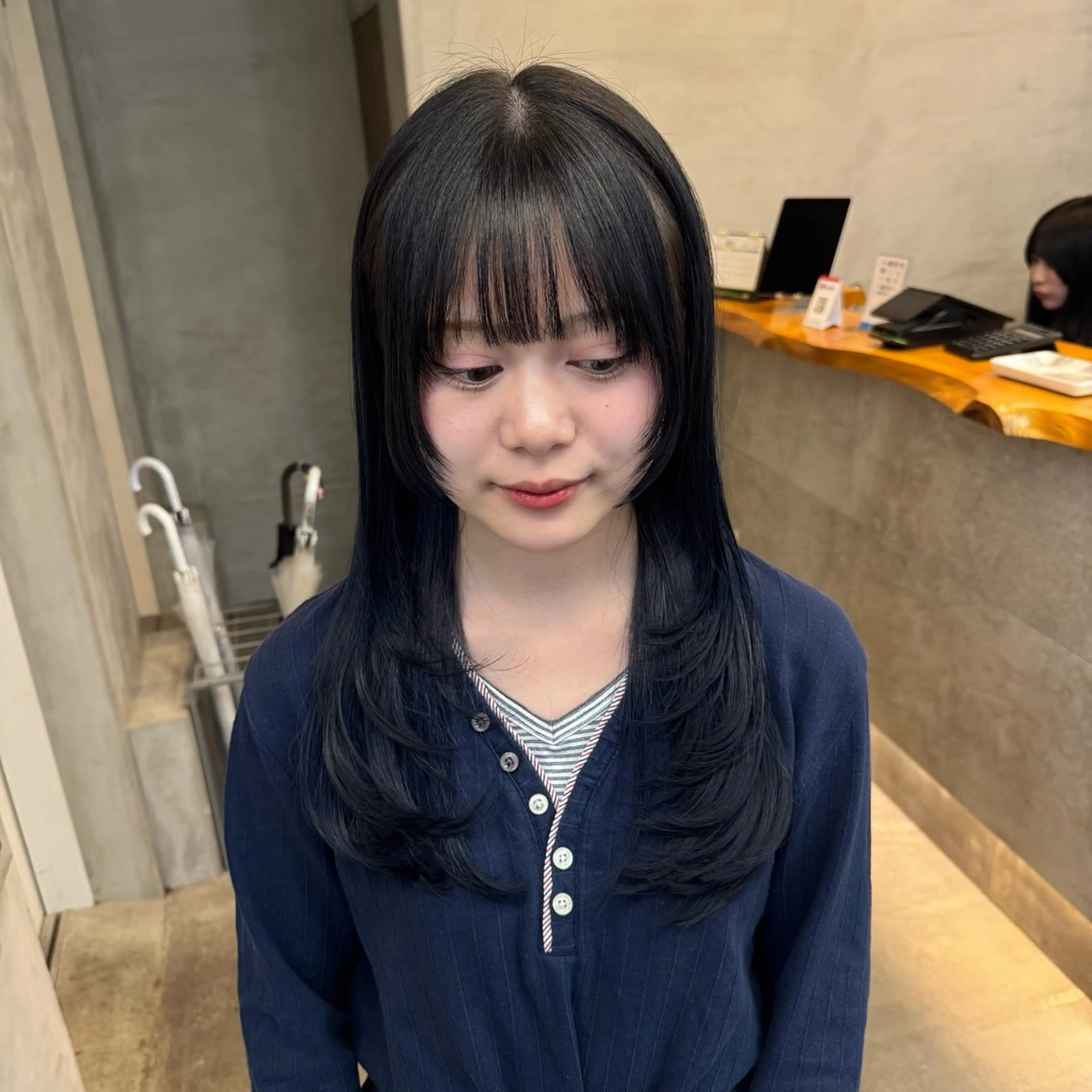 ロング カラー ヘアアレンジ アッシュ 黒髪 ブルーカラー ブルーブラック ブルーラベンダー カット ヘアカラー トリートメント 🌟🍒ハイトーン 韓国ヘア/ユウミのヘアスタイル