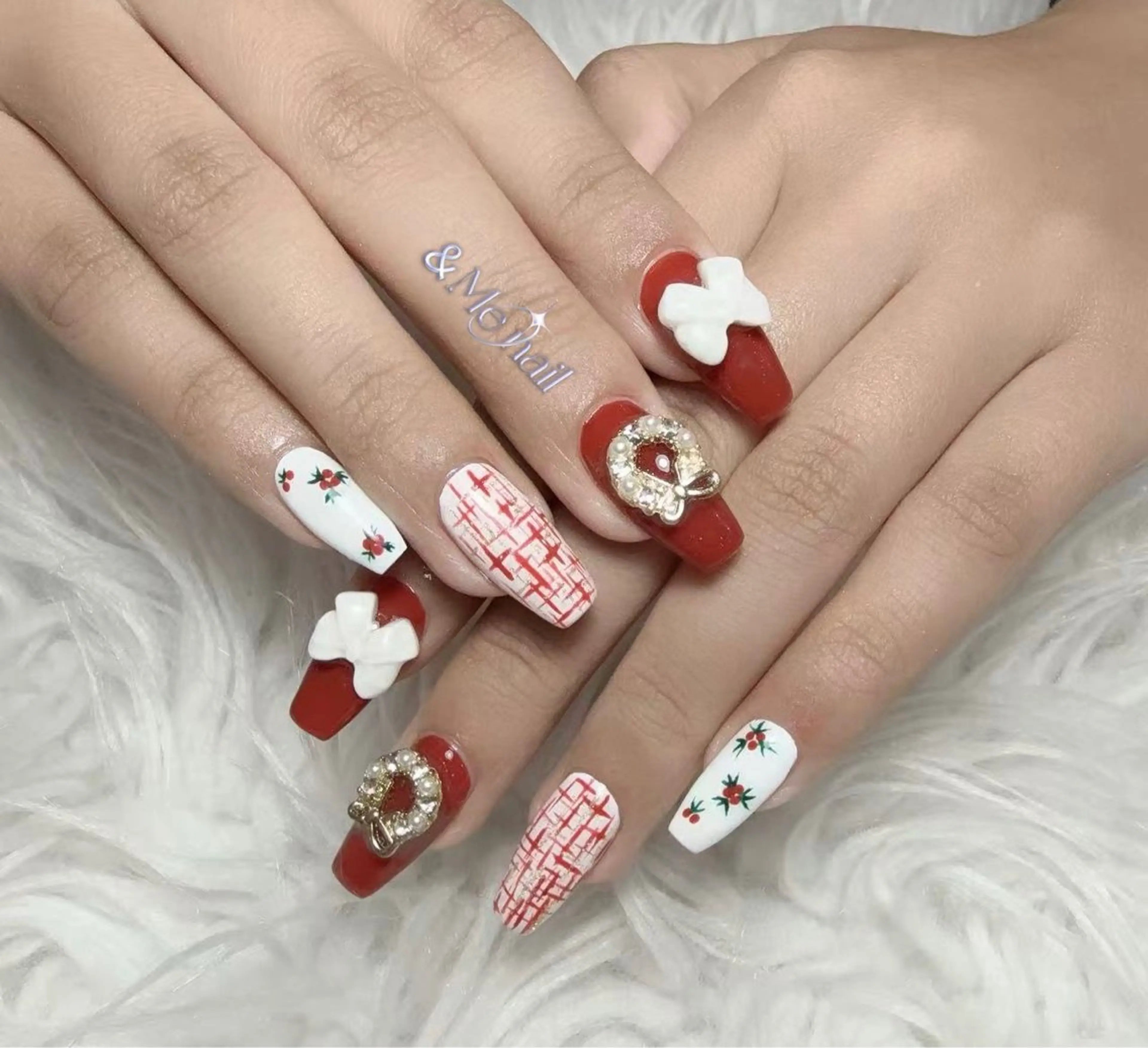 ネイル &ME ネイルサロンのネイルデザイン