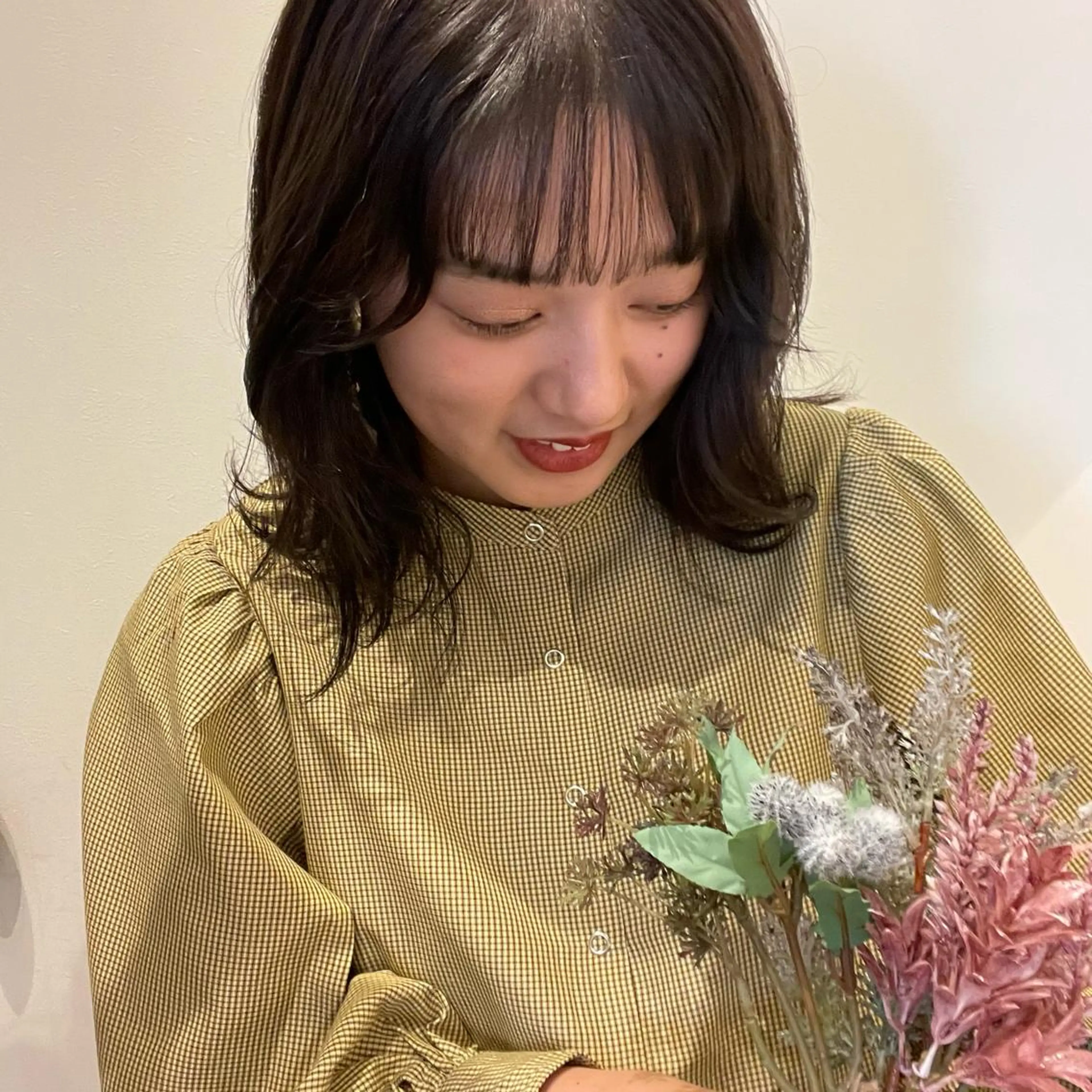 ミディアム 大田 留衣のヘアスタイル